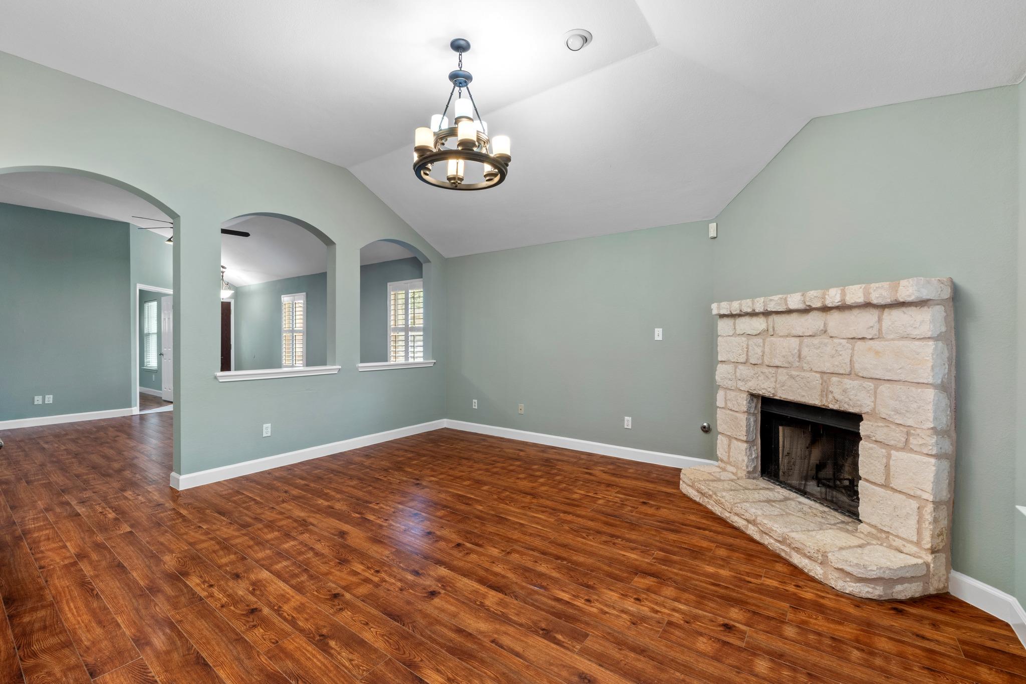 1310 Brighton Bend Ln Property Photo 11