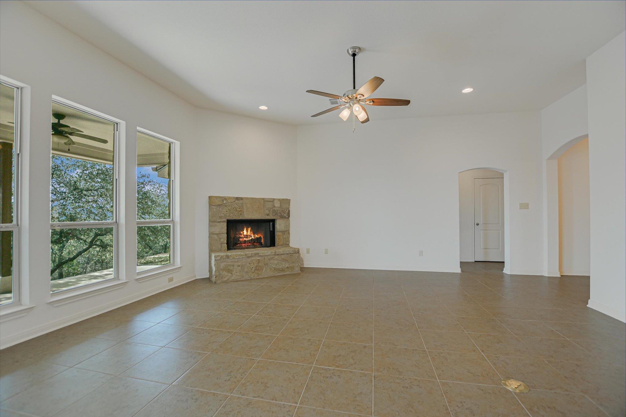 851 Stone Mountain Dr Property Photo 4