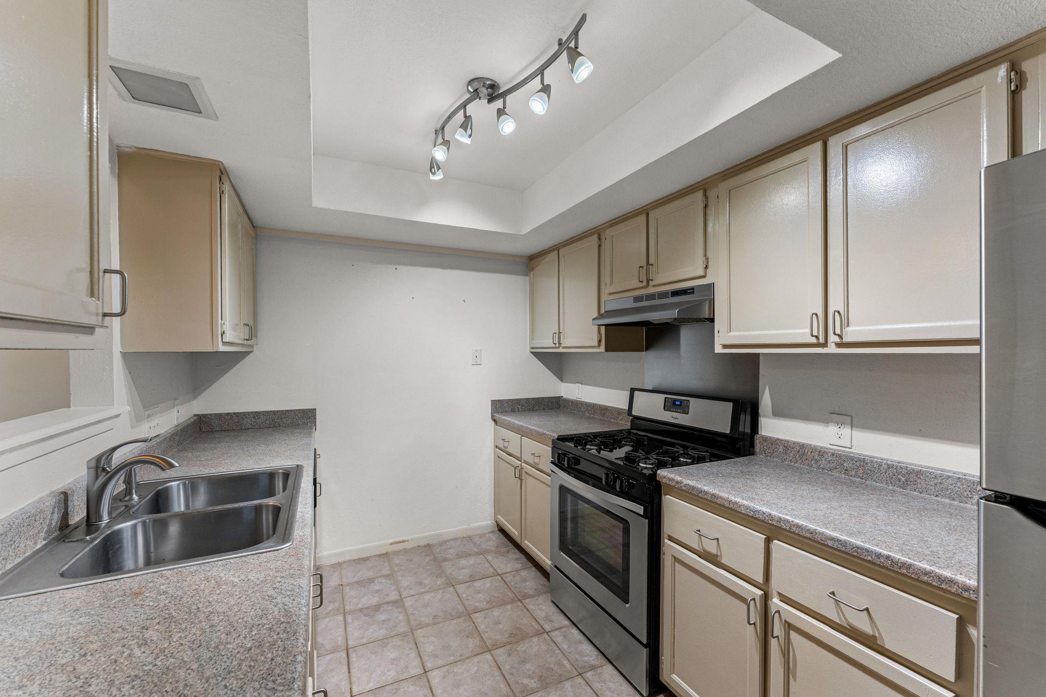 8340 Fathom Cir #303 Property Photo 8