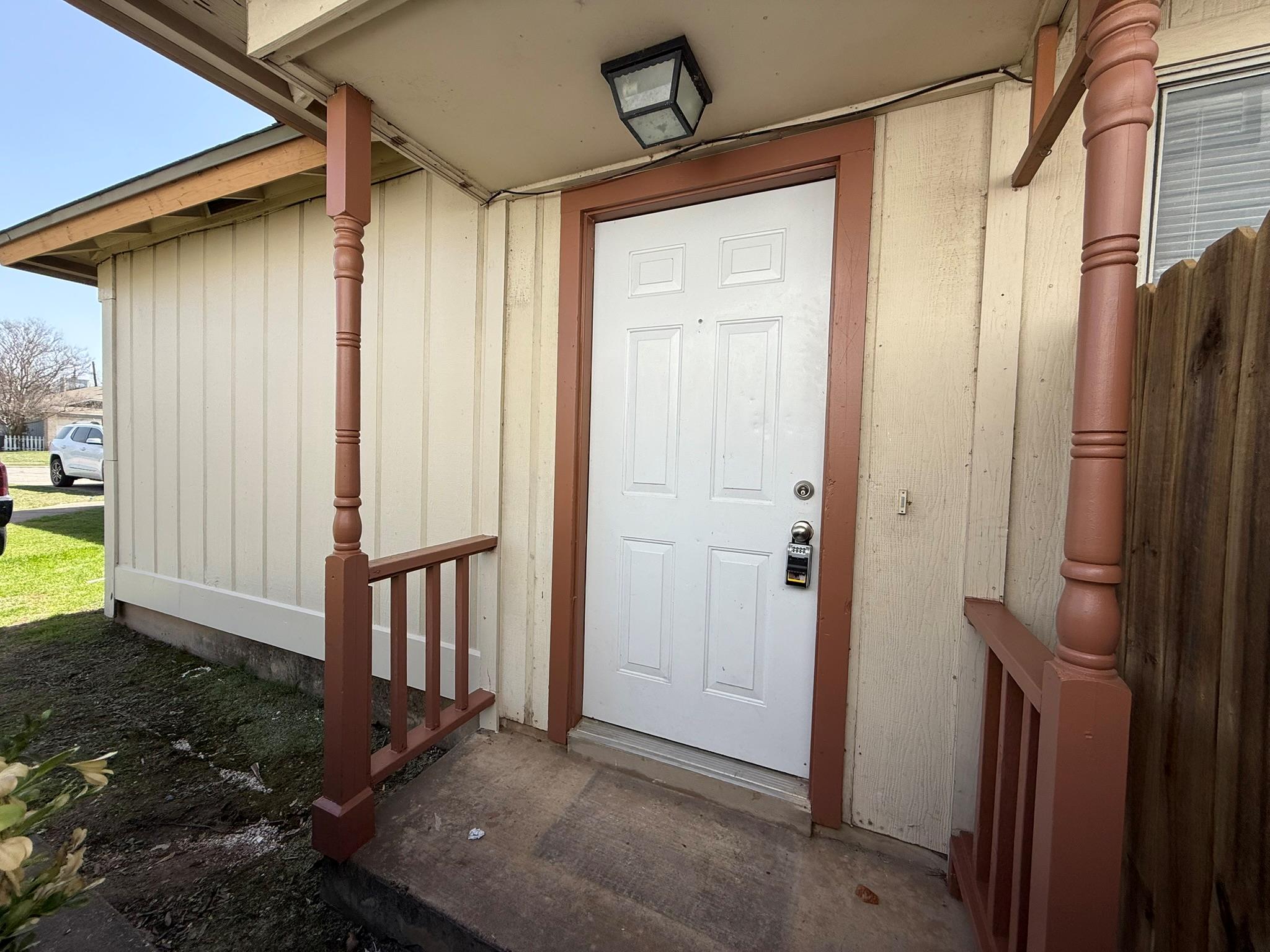 2122 Andover Dr Property Photo