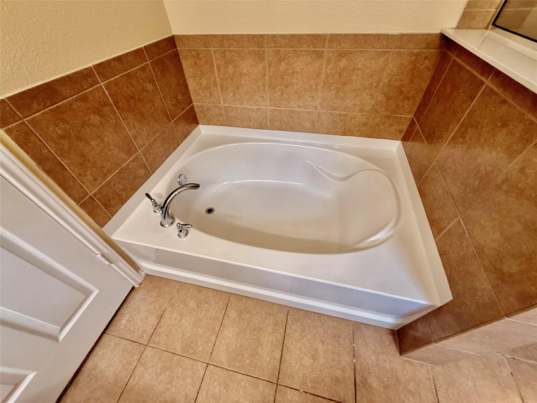 1223 Daffodil Dr Property Photo 15
