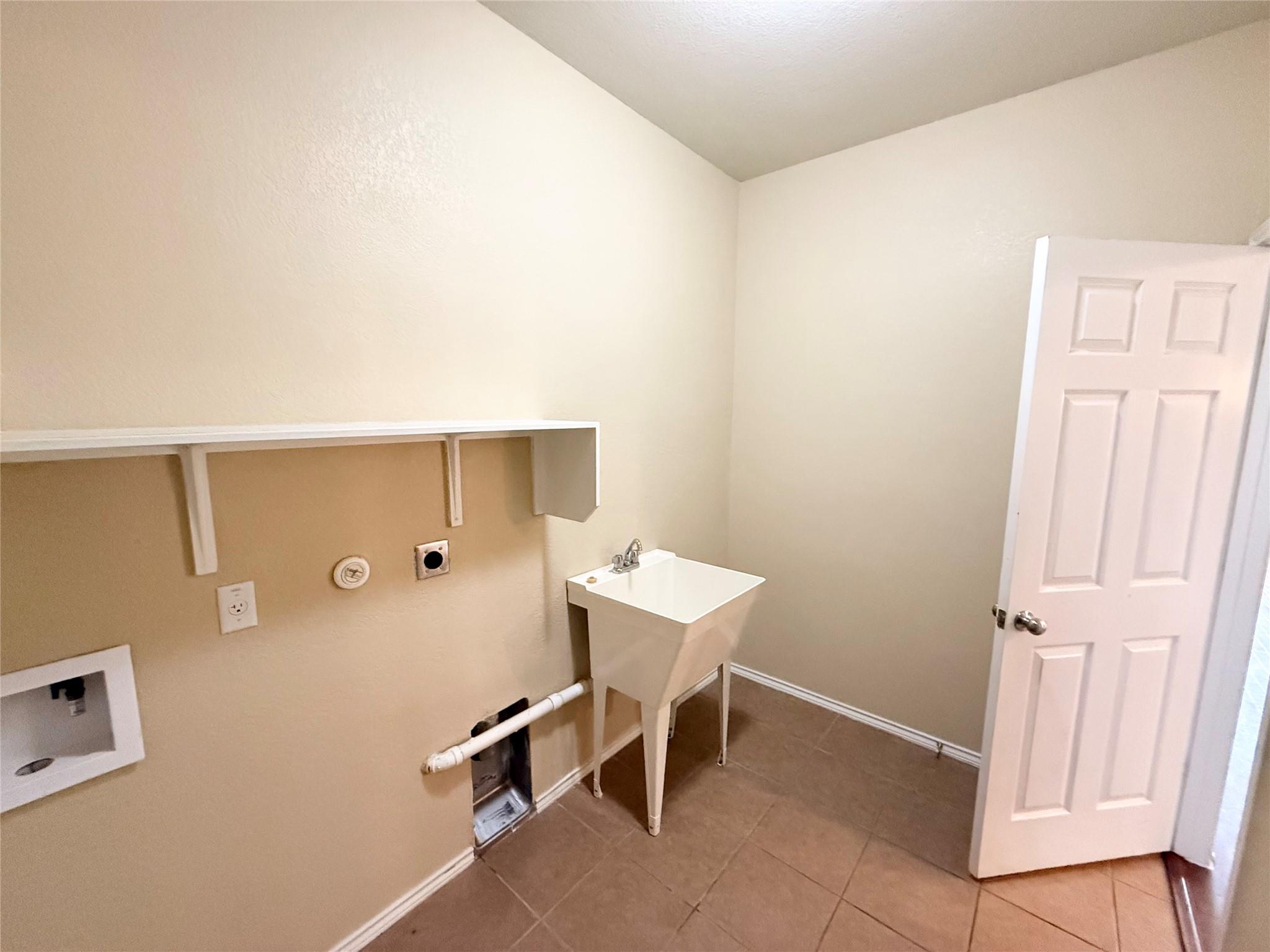 1223 Daffodil Dr Property Photo 21