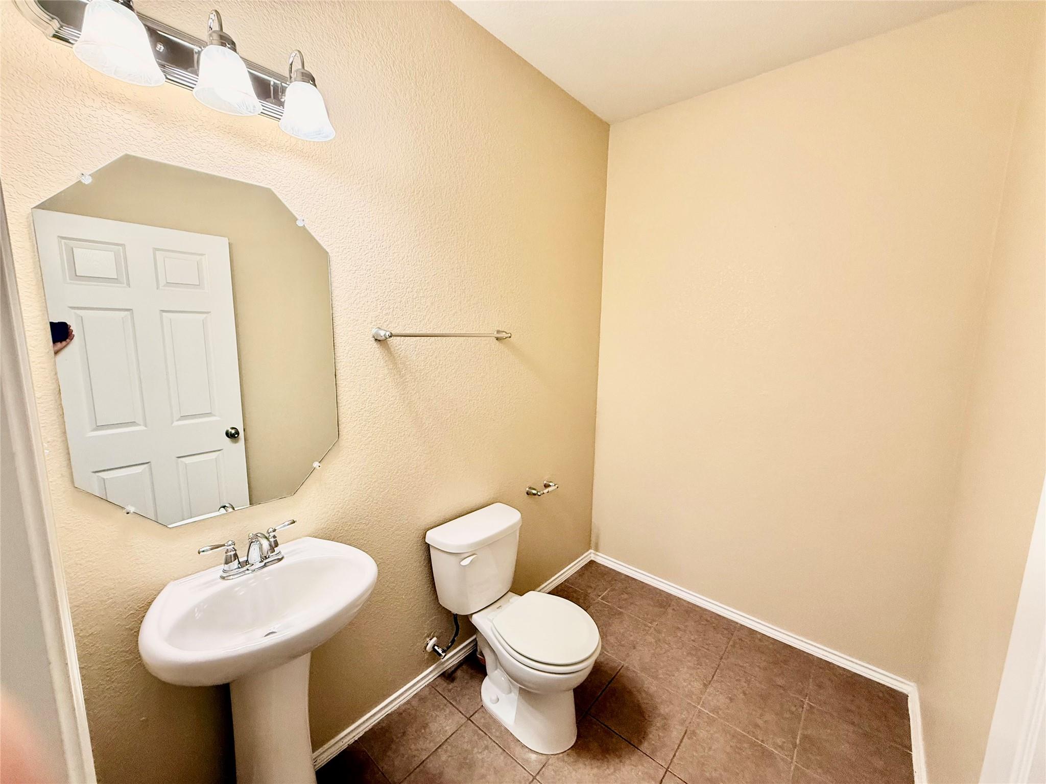 1223 Daffodil Dr Property Photo 26