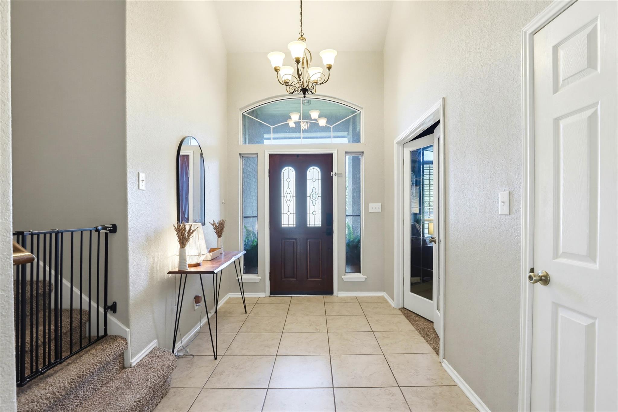 518 Bandera Cir Cir Property Photo 5