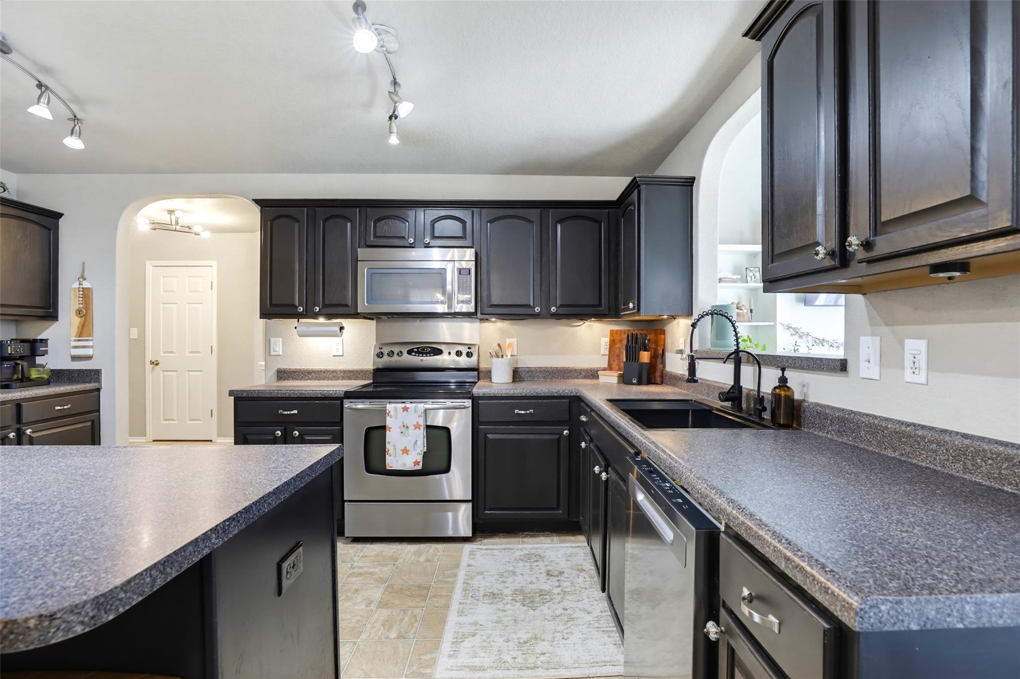 518 Bandera Cir Cir Property Photo 14