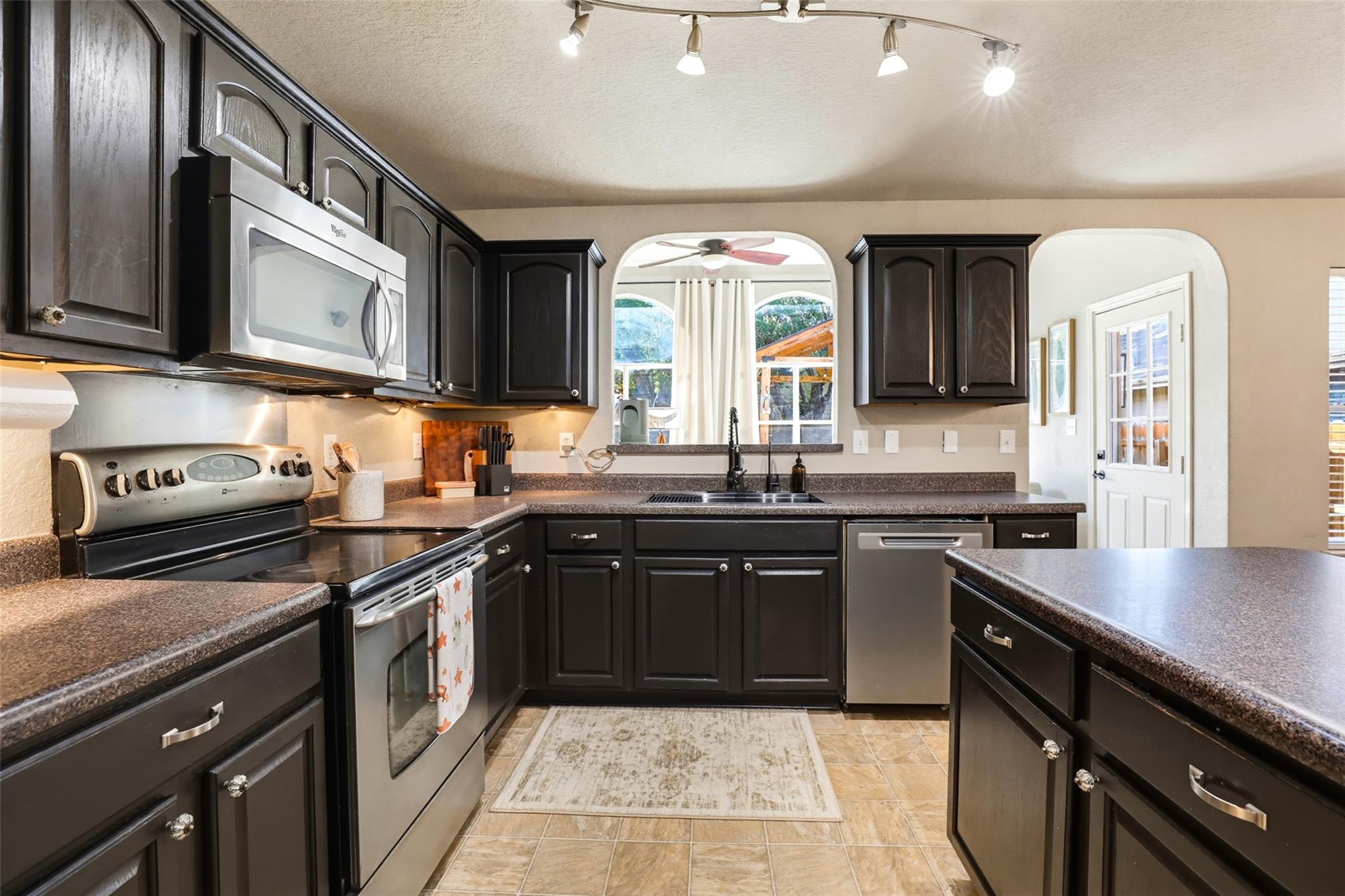 518 Bandera Cir Cir Property Photo 16