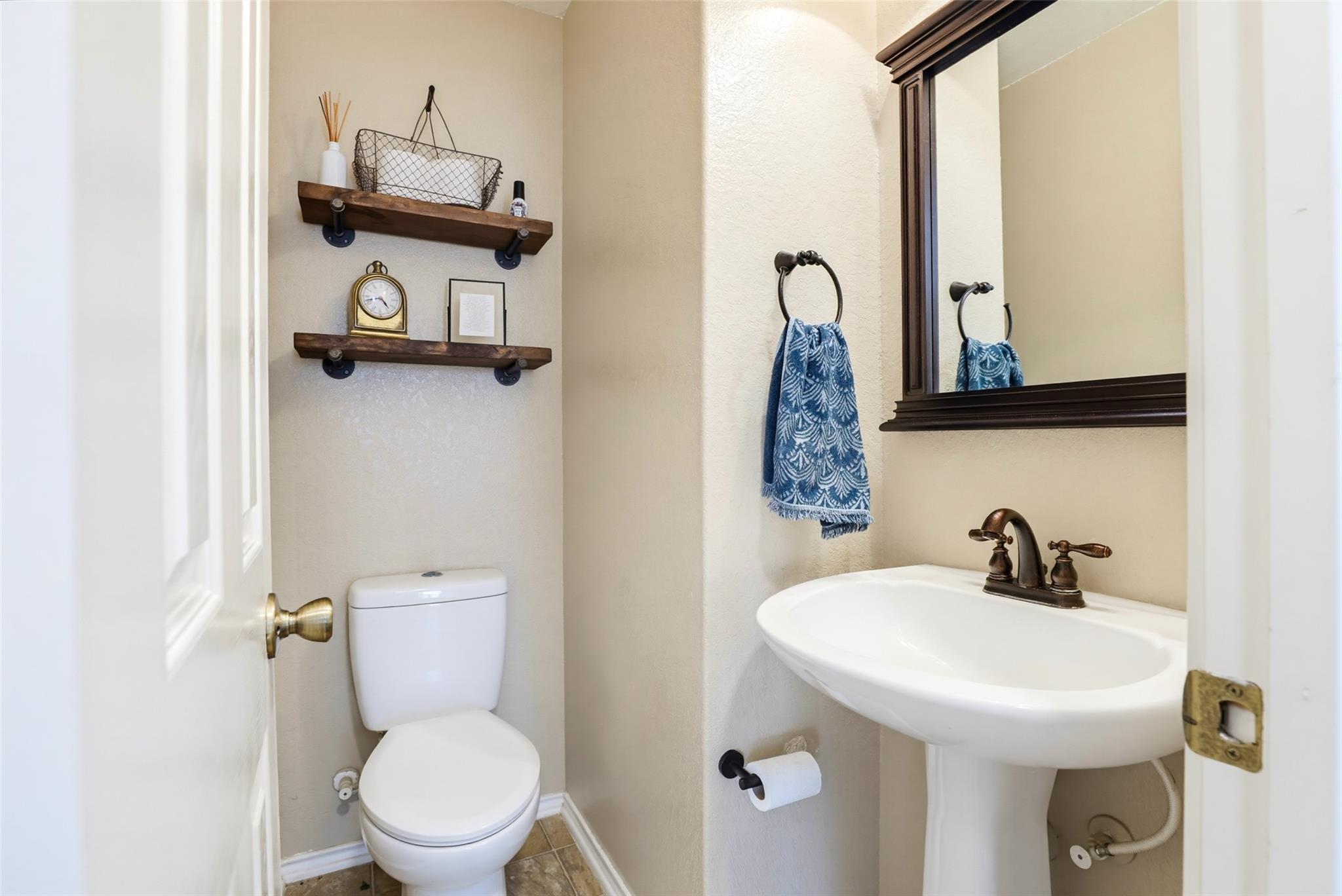 518 Bandera Cir Cir Property Photo 24