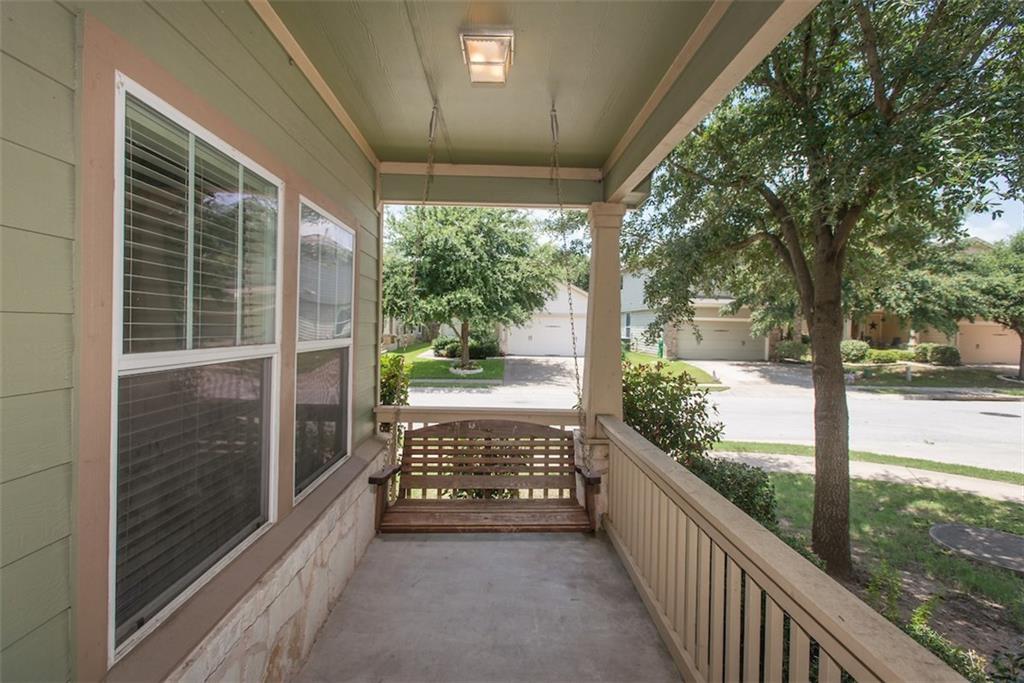 1521 Huckleberry Ln Property Photo 3