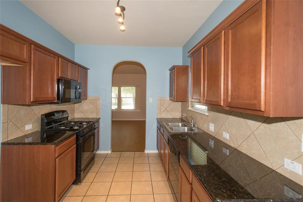 1521 Huckleberry Ln Property Photo 7