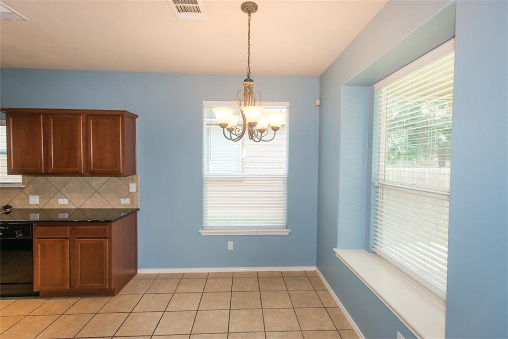 1521 Huckleberry Ln Property Photo 8