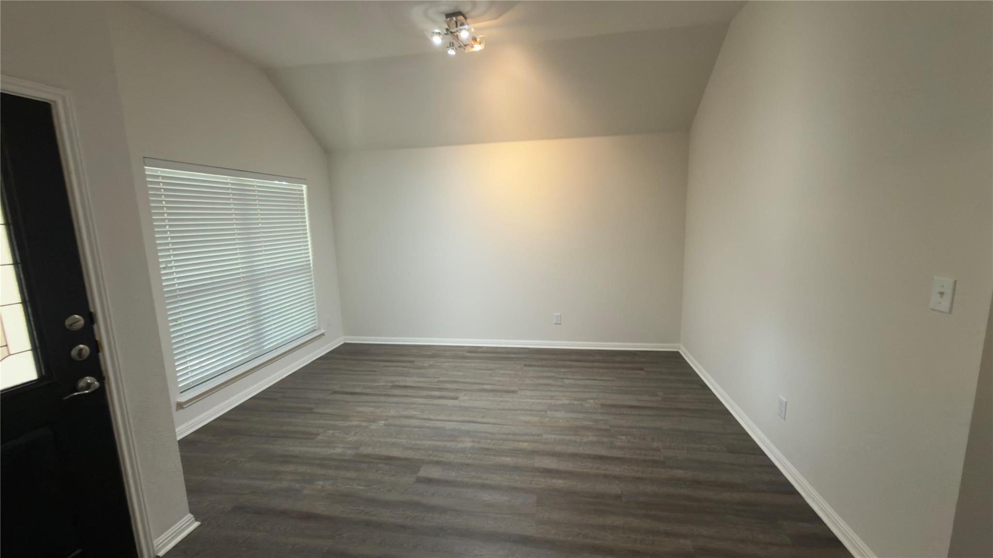 9628 Morgan Creek Dr Property Photo 3