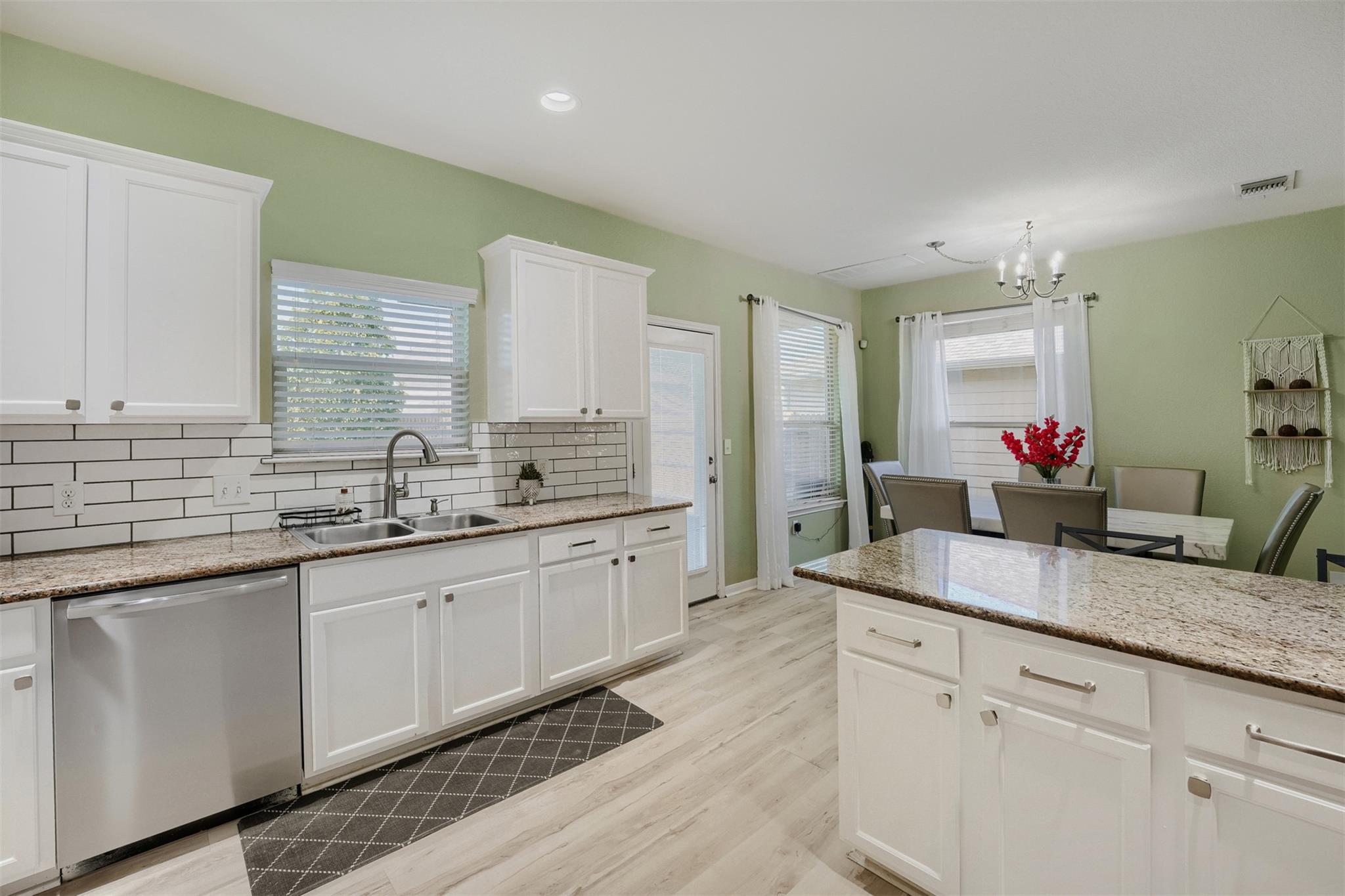 12116 Walter Vaughn Dr Property Photo 5