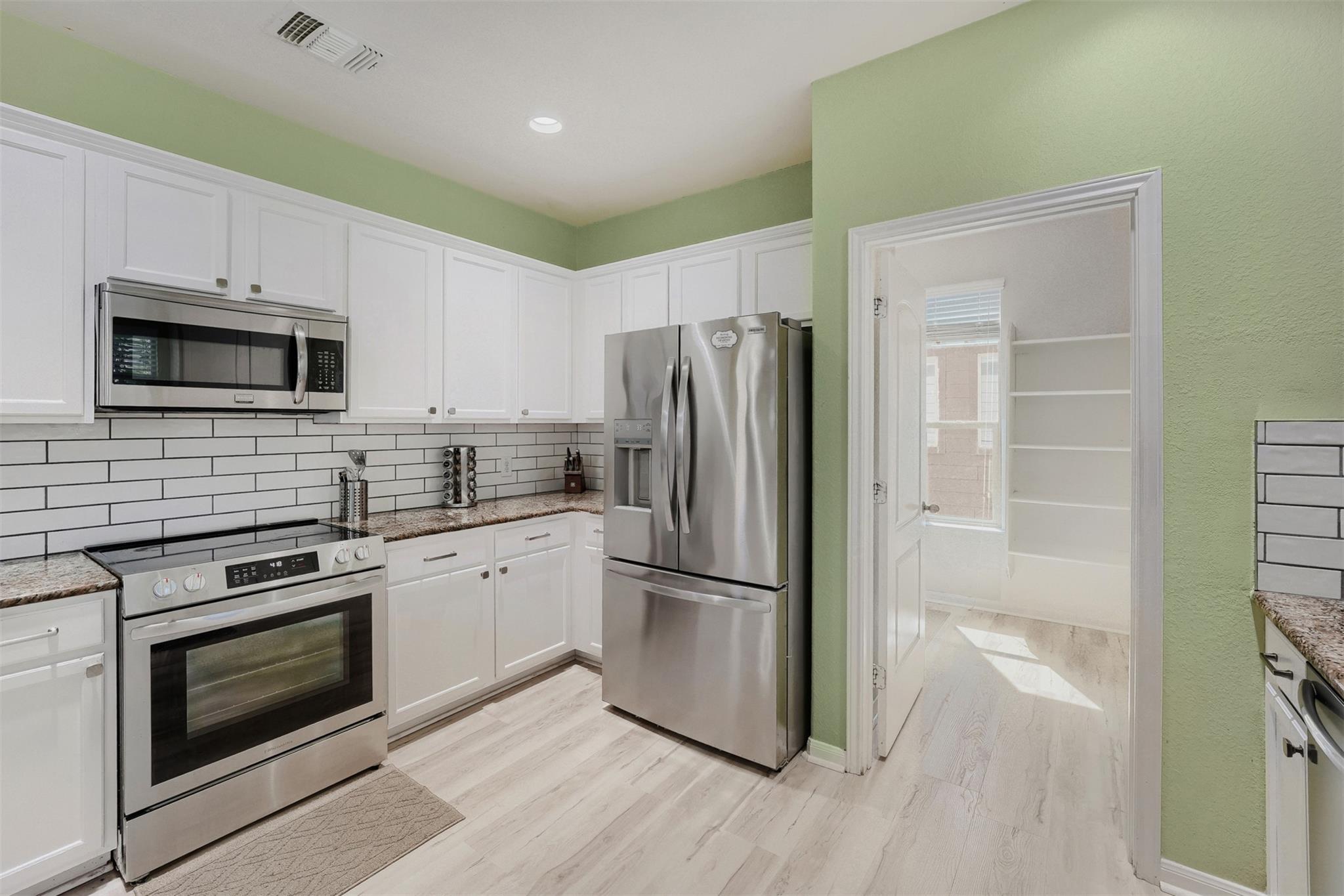 12116 Walter Vaughn Dr Property Photo 6