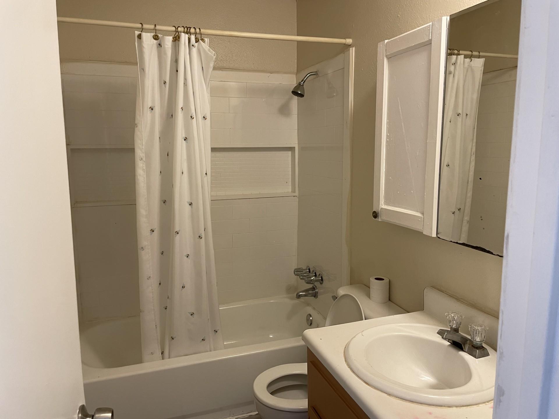 809 Plumpton Dr Property Photo 11