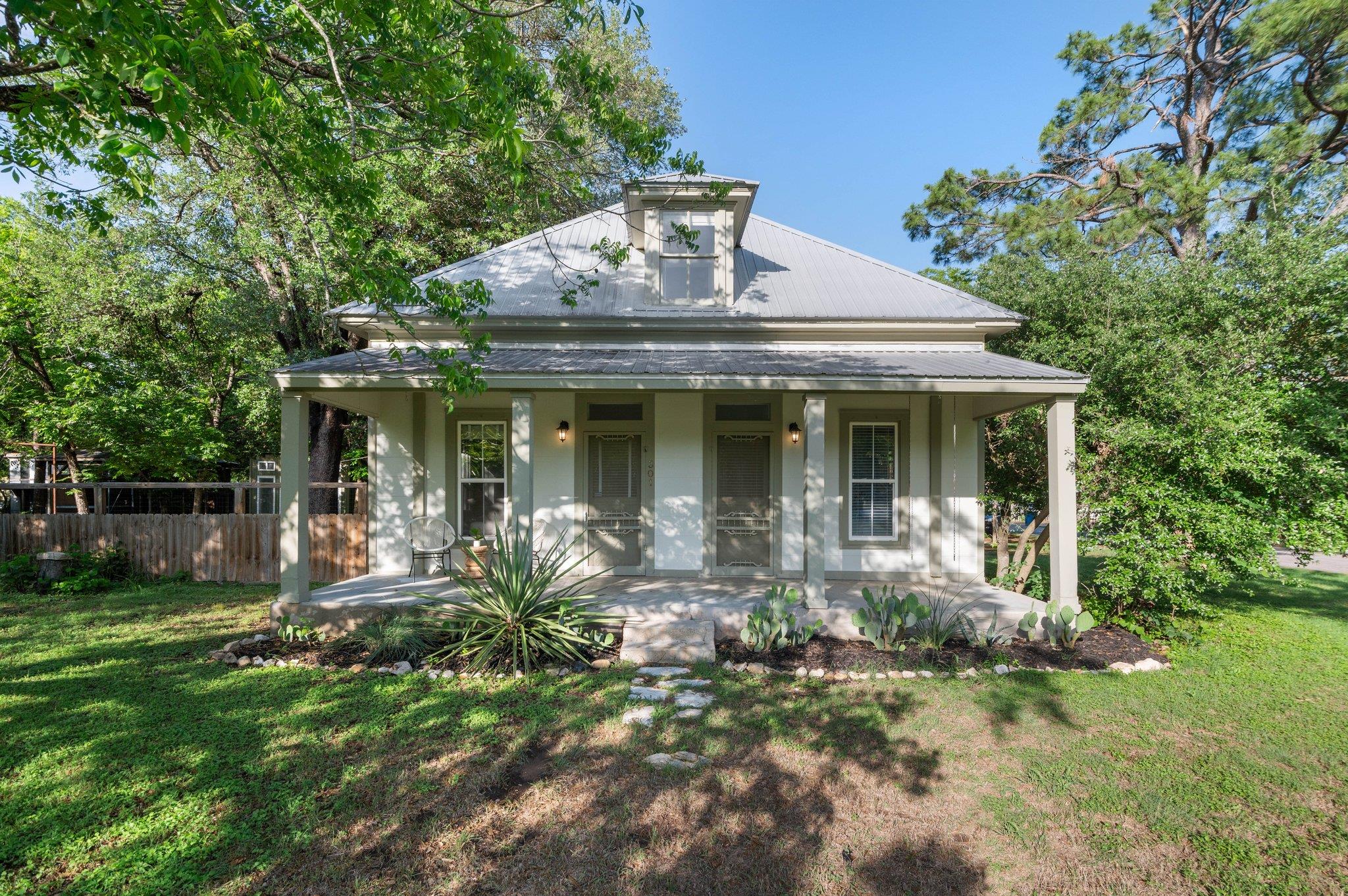 301 N Avenue F None Property Photo 1