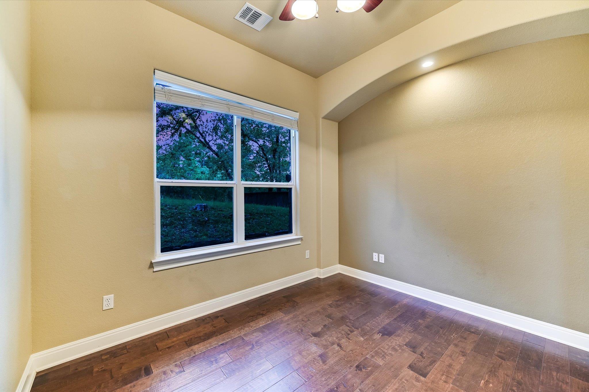 344 Tahitian Dr Property Photo 4