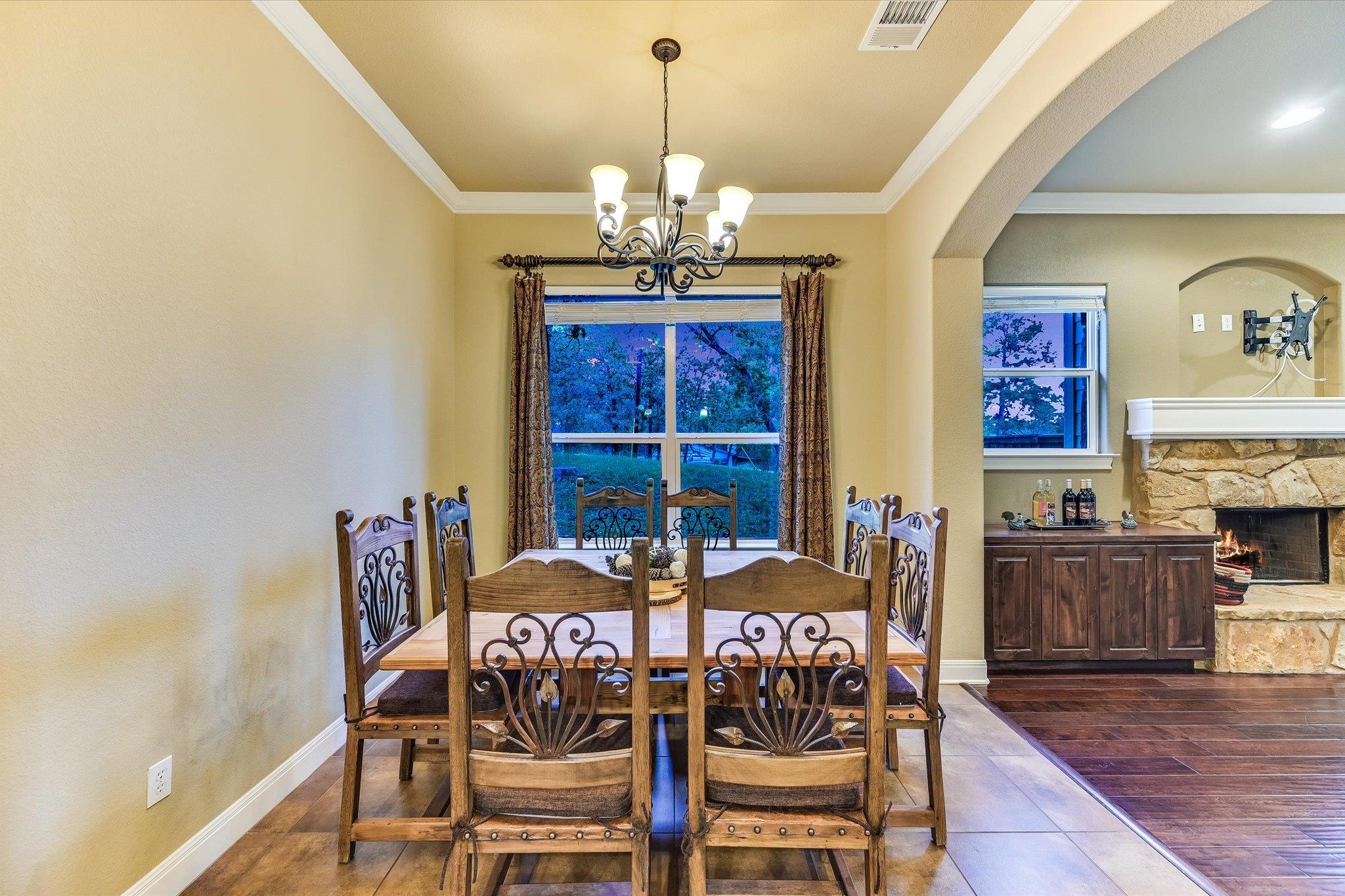 344 Tahitian Dr Property Photo 8