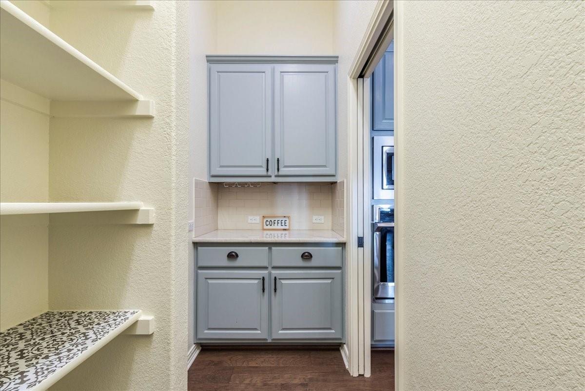 601 Painted Creek Way Property Photo 16