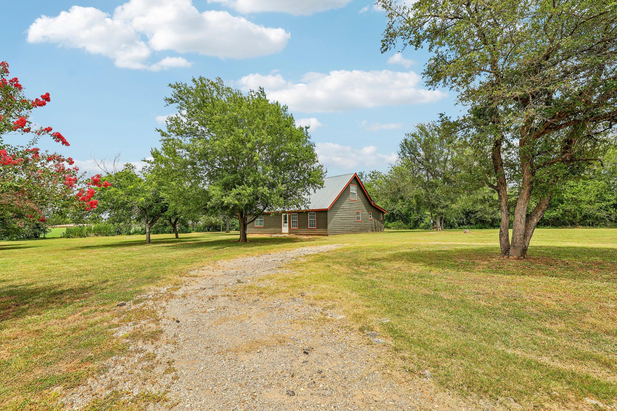 122 Dodd Preston Rd Property Photo 2