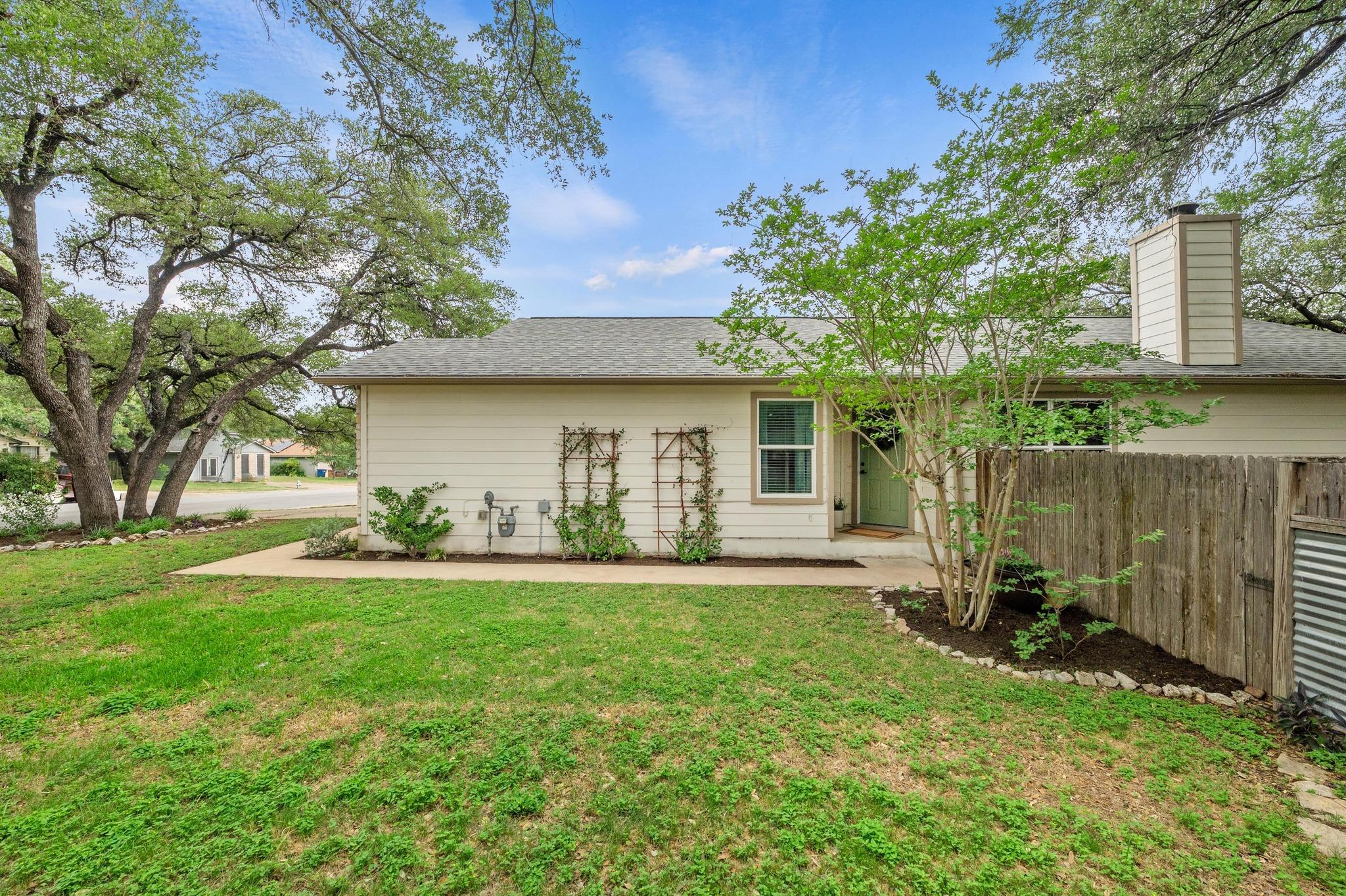 12721 Heinemann Dr Property Photo 2