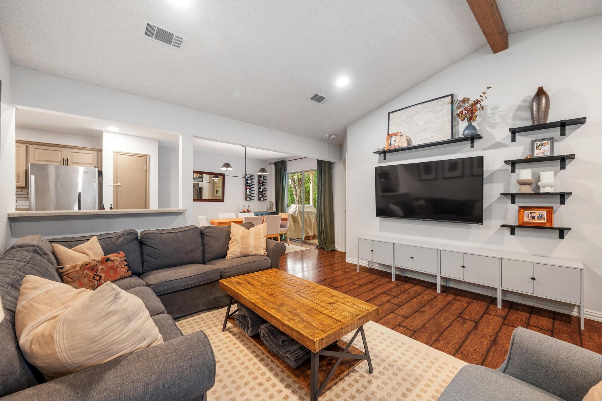 12721 Heinemann Dr Property Photo 4