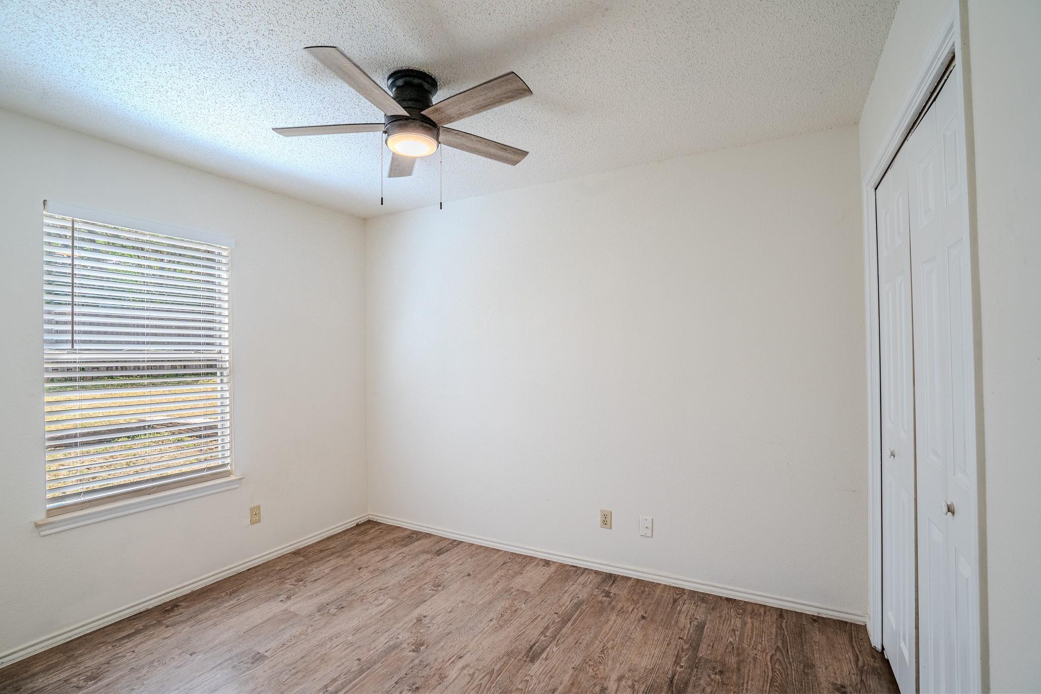 517 Cutty Trl #b Property Photo 6