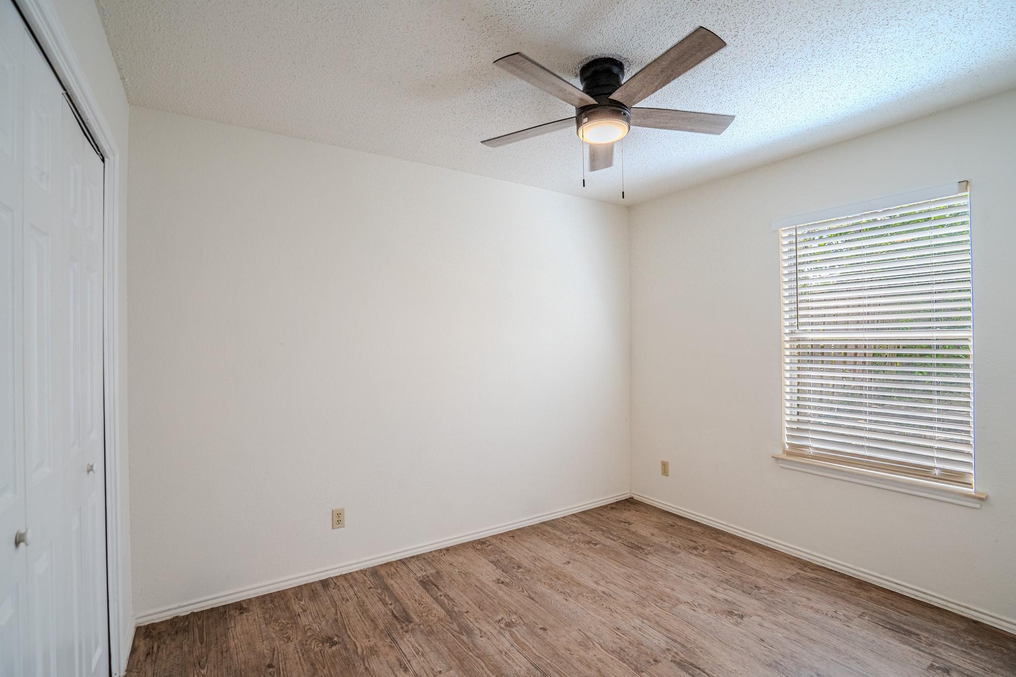 517 Cutty Trl #b Property Photo 9