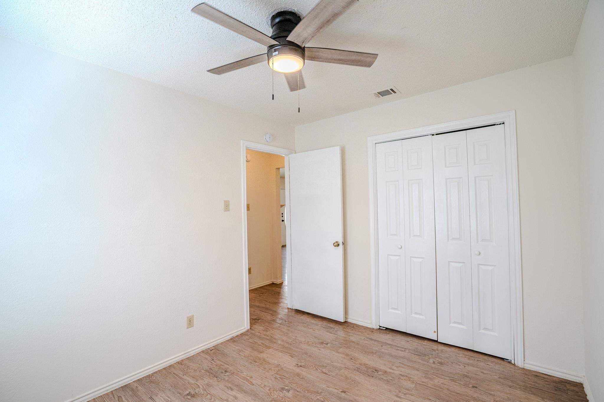517 Cutty Trl #b Property Photo 10