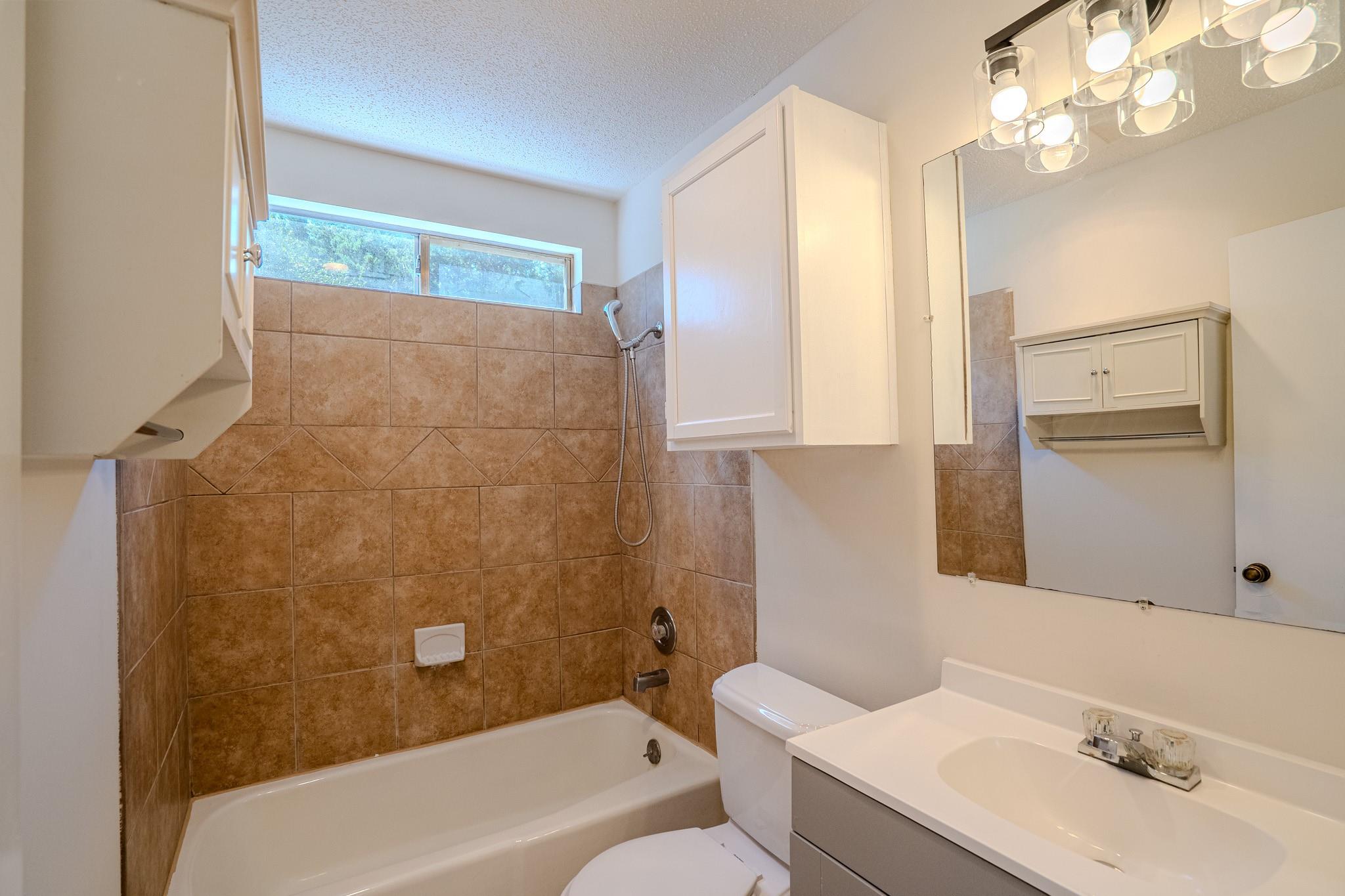 517 Cutty Trl #b Property Photo 13
