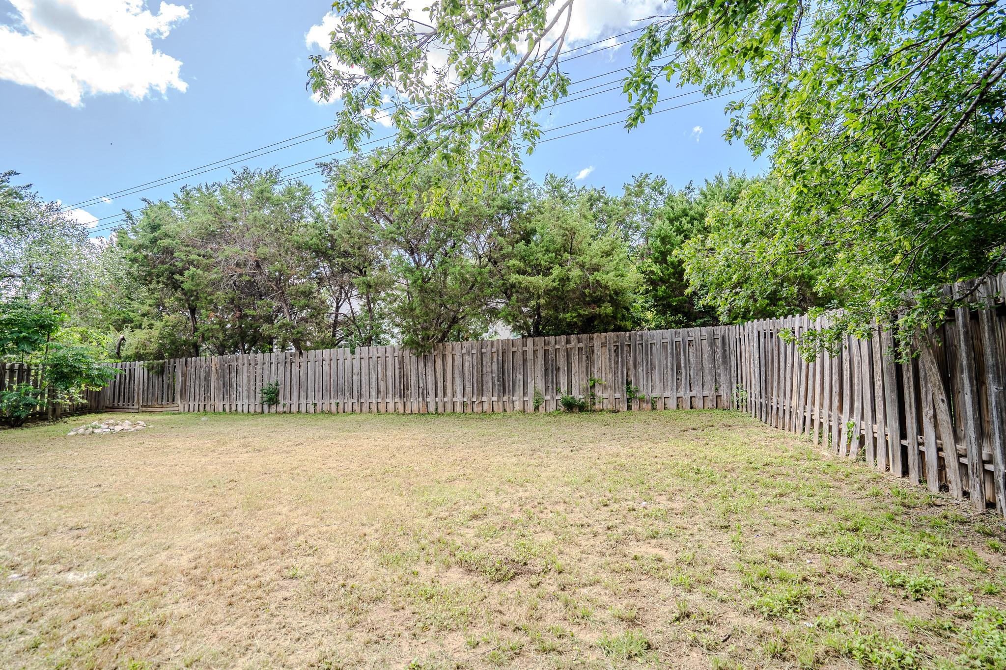 517 Cutty Trl #b Property Photo 14