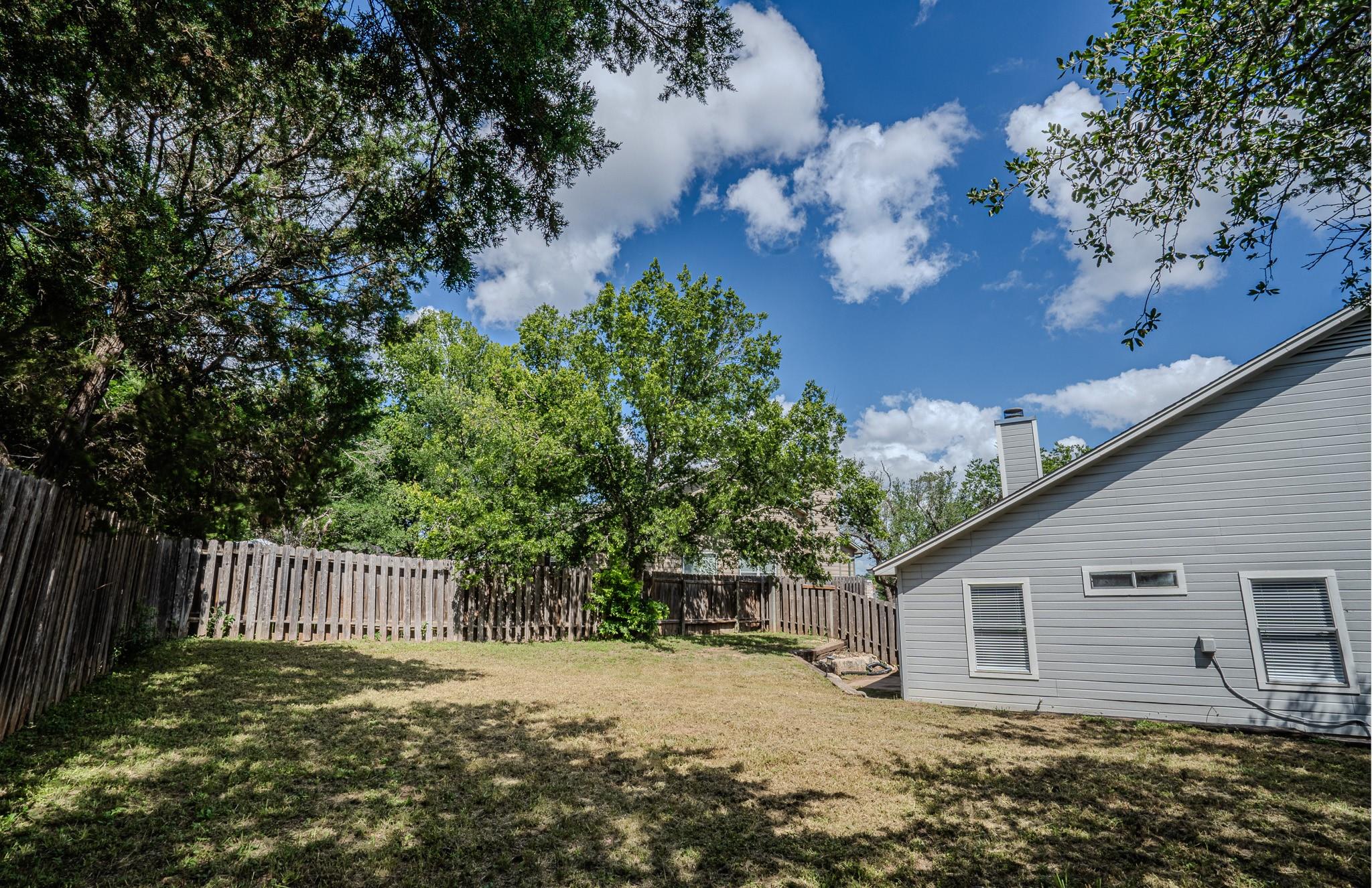 517 Cutty Trl #b Property Photo 16