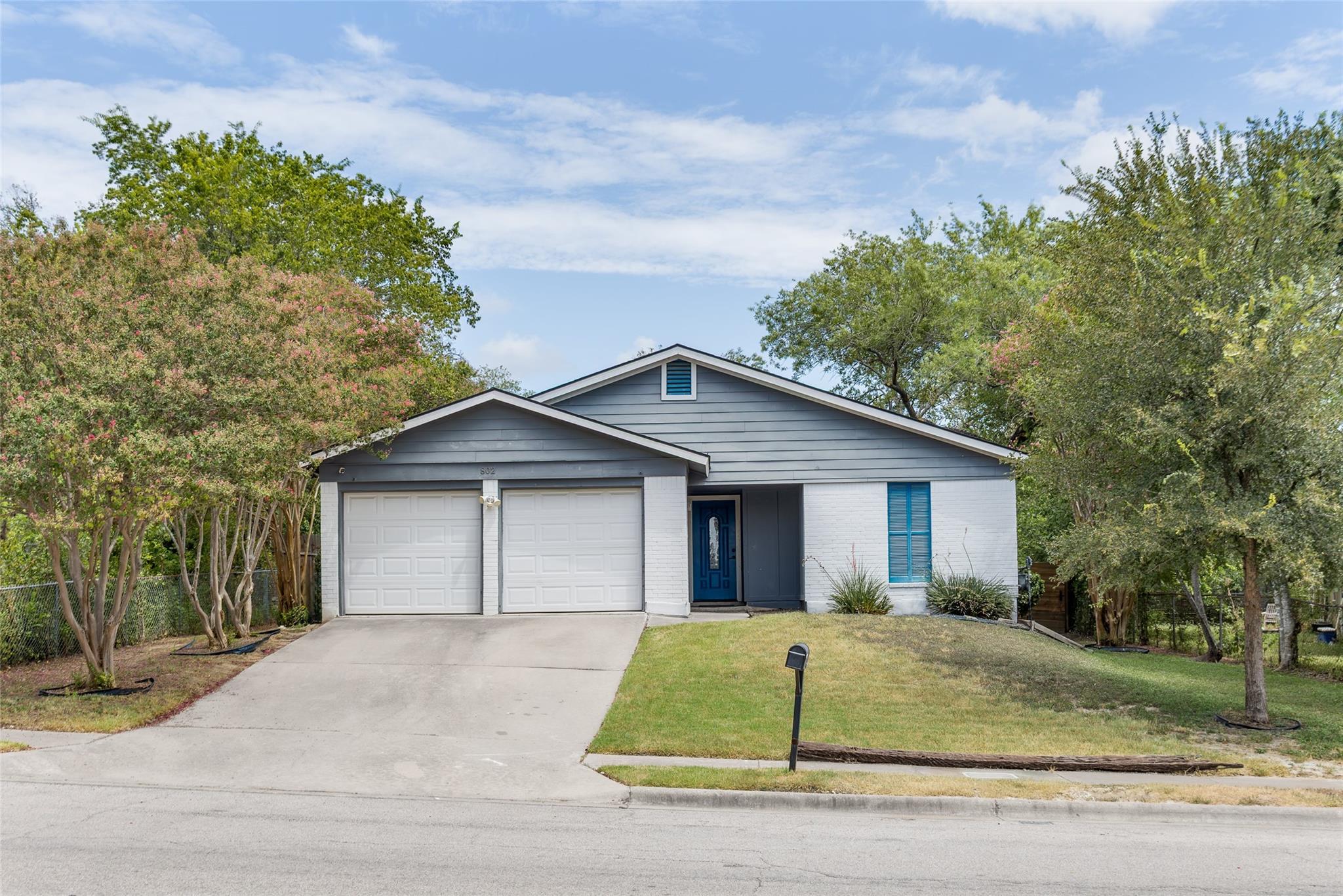 802 Prince Valiant Dr Property Photo 1