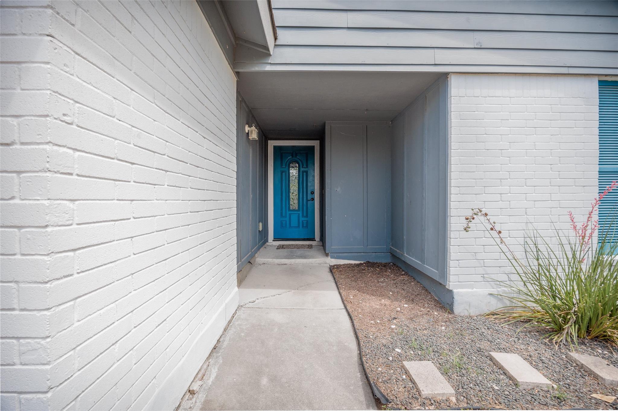 802 Prince Valiant Dr Property Photo 2