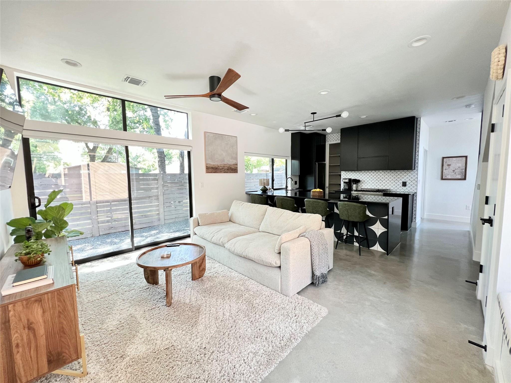 1100 Brass St 2 Property Photo 2