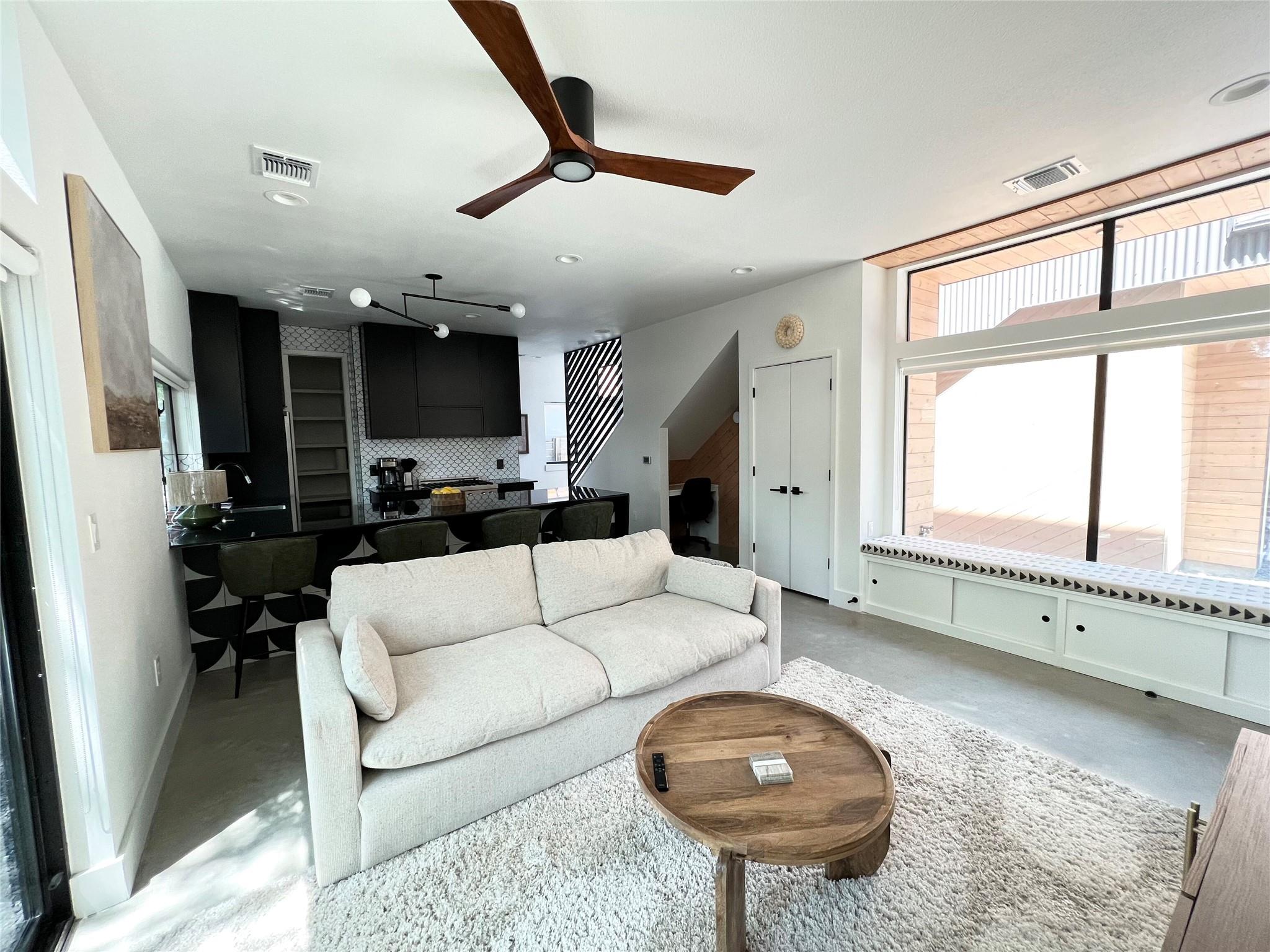 1100 Brass St 2 Property Photo 4