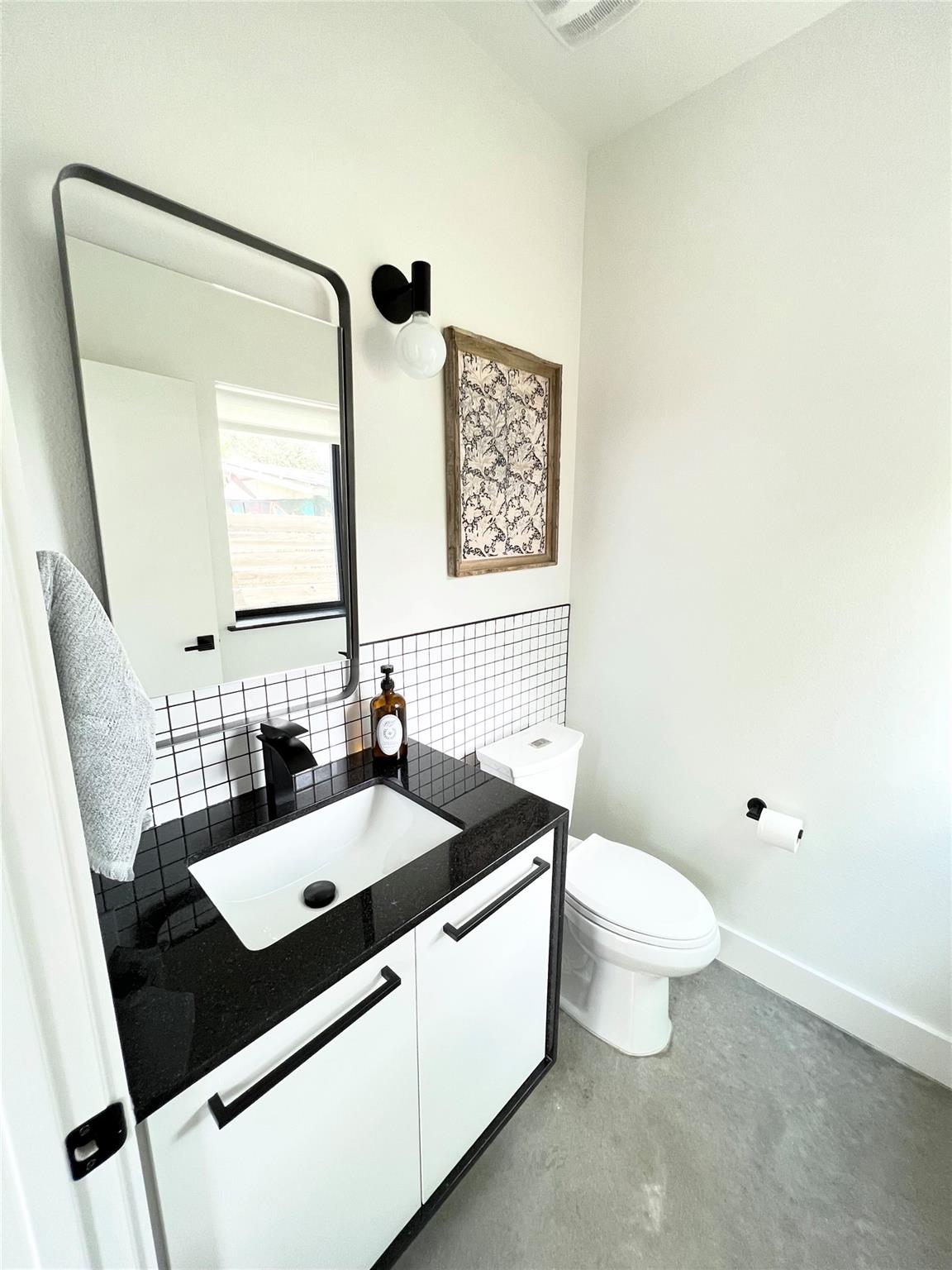 1100 Brass St 2 Property Photo 11