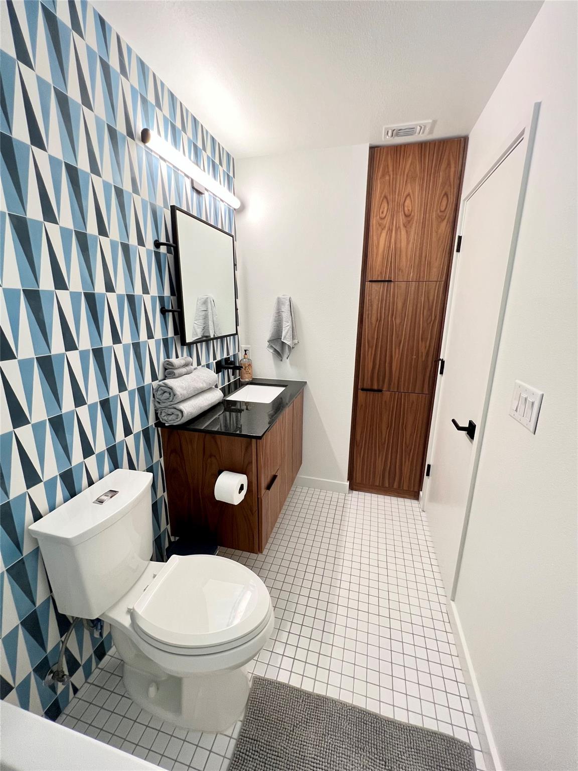 1100 Brass St 2 Property Photo 24