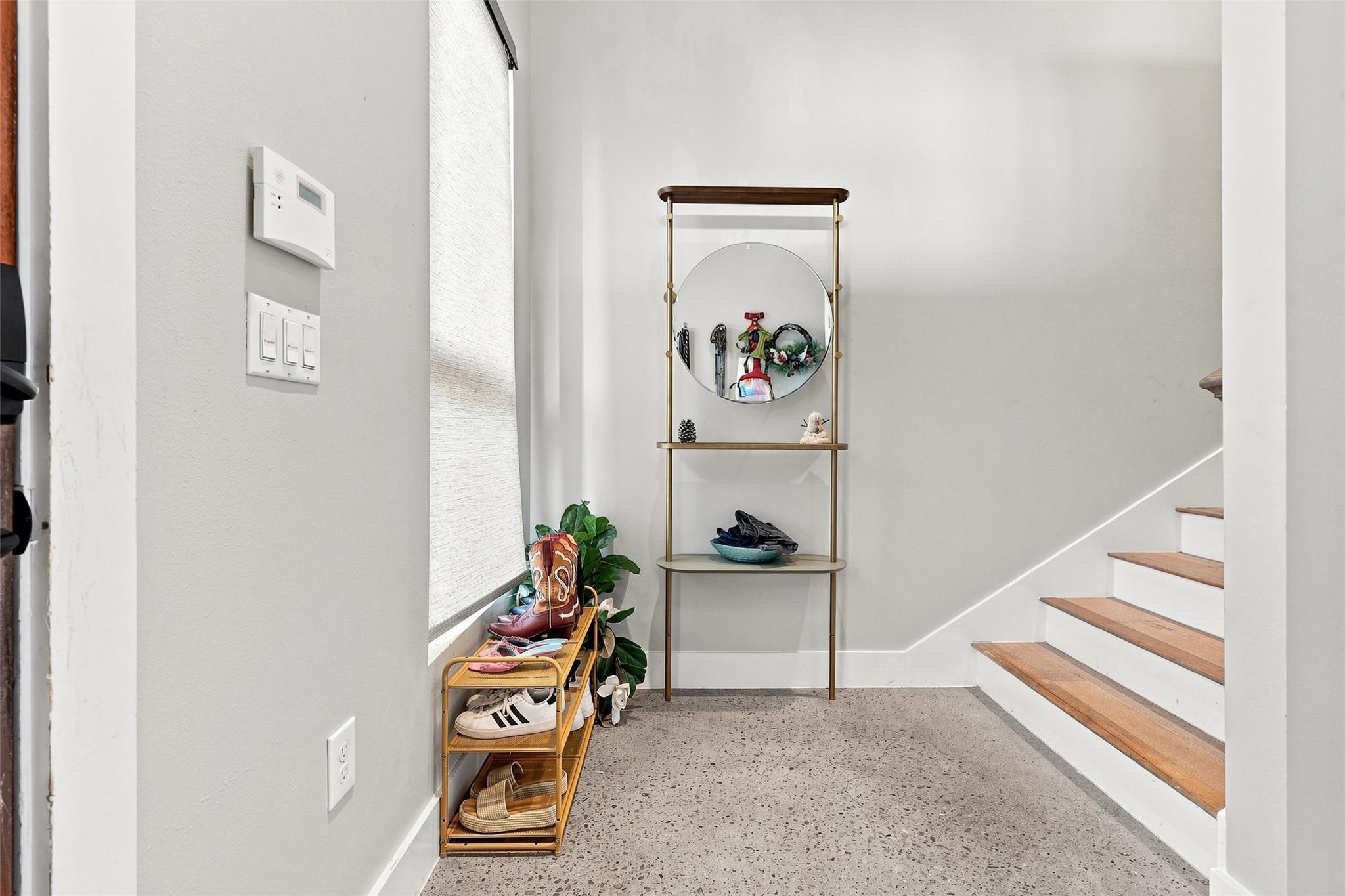 2800 Crest Ave #b Property Photo 3