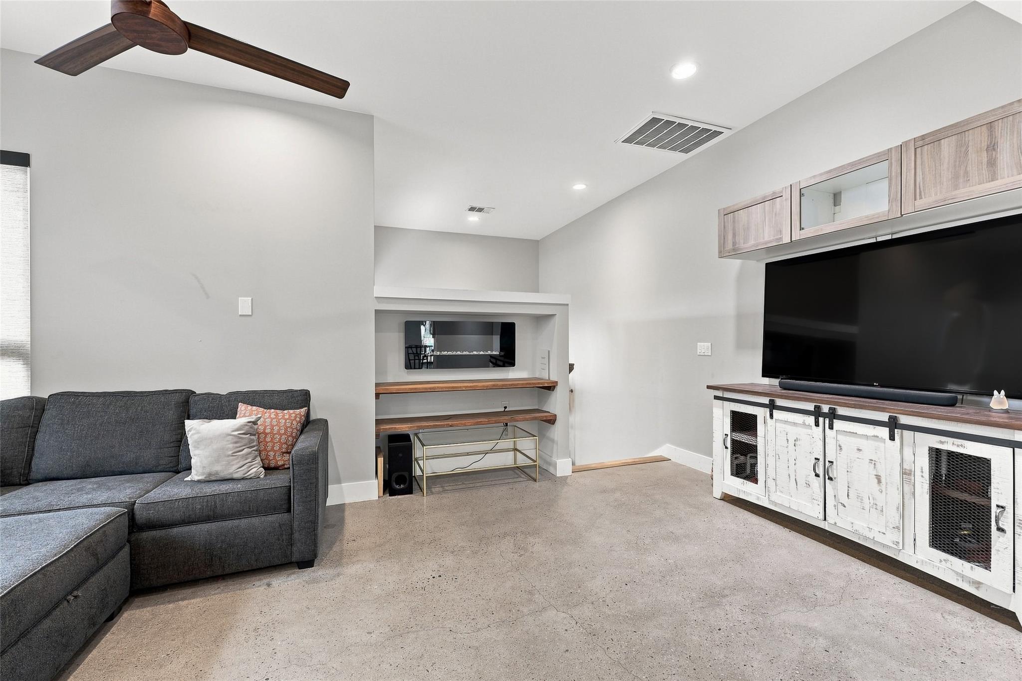 2800 Crest Ave #b Property Photo 8