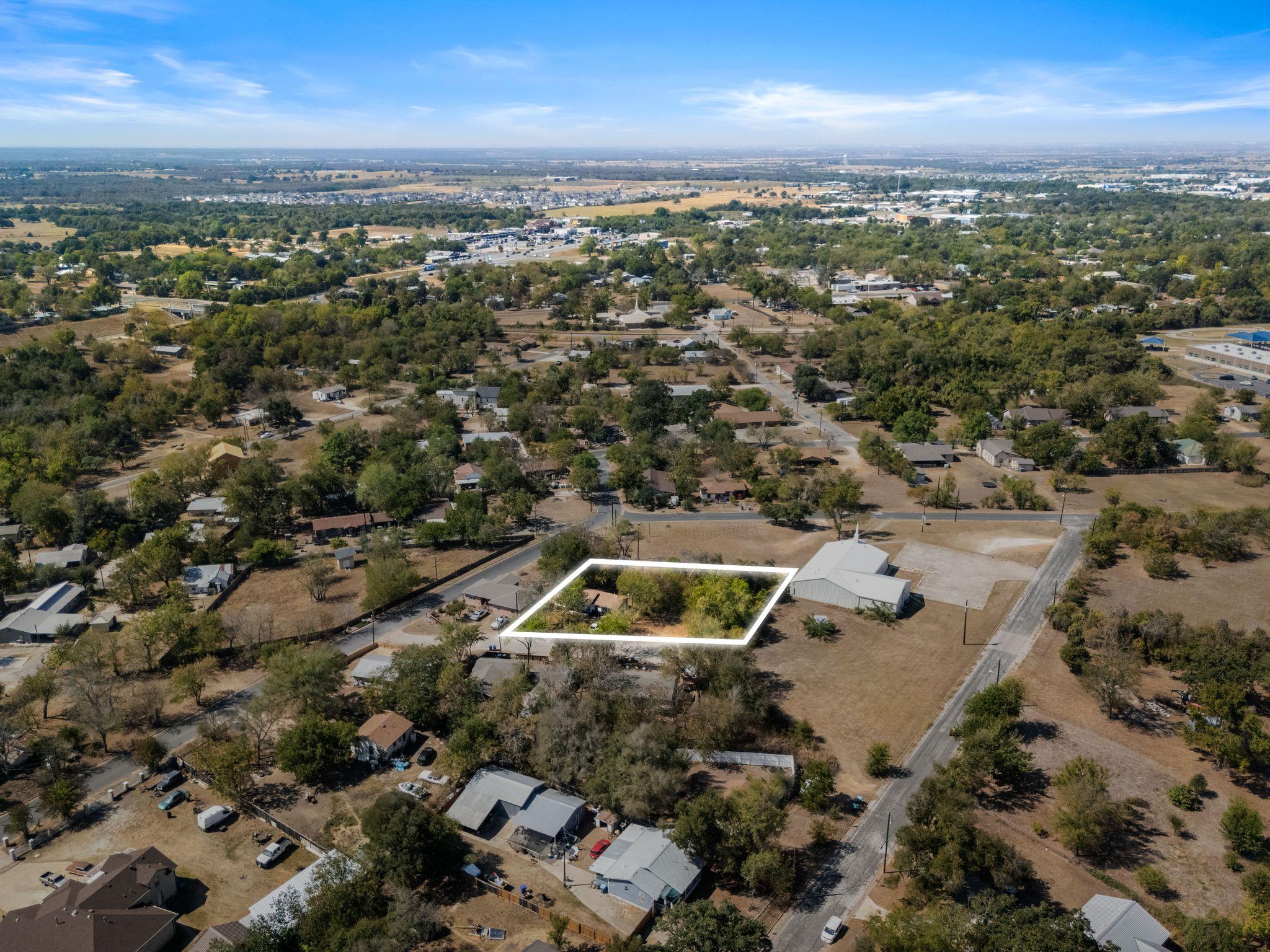 102 Masonic Dr Property Photo 1