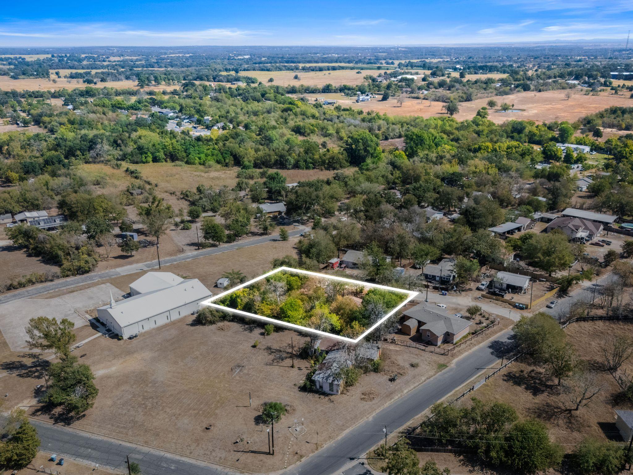 102 Masonic Dr Property Photo 3