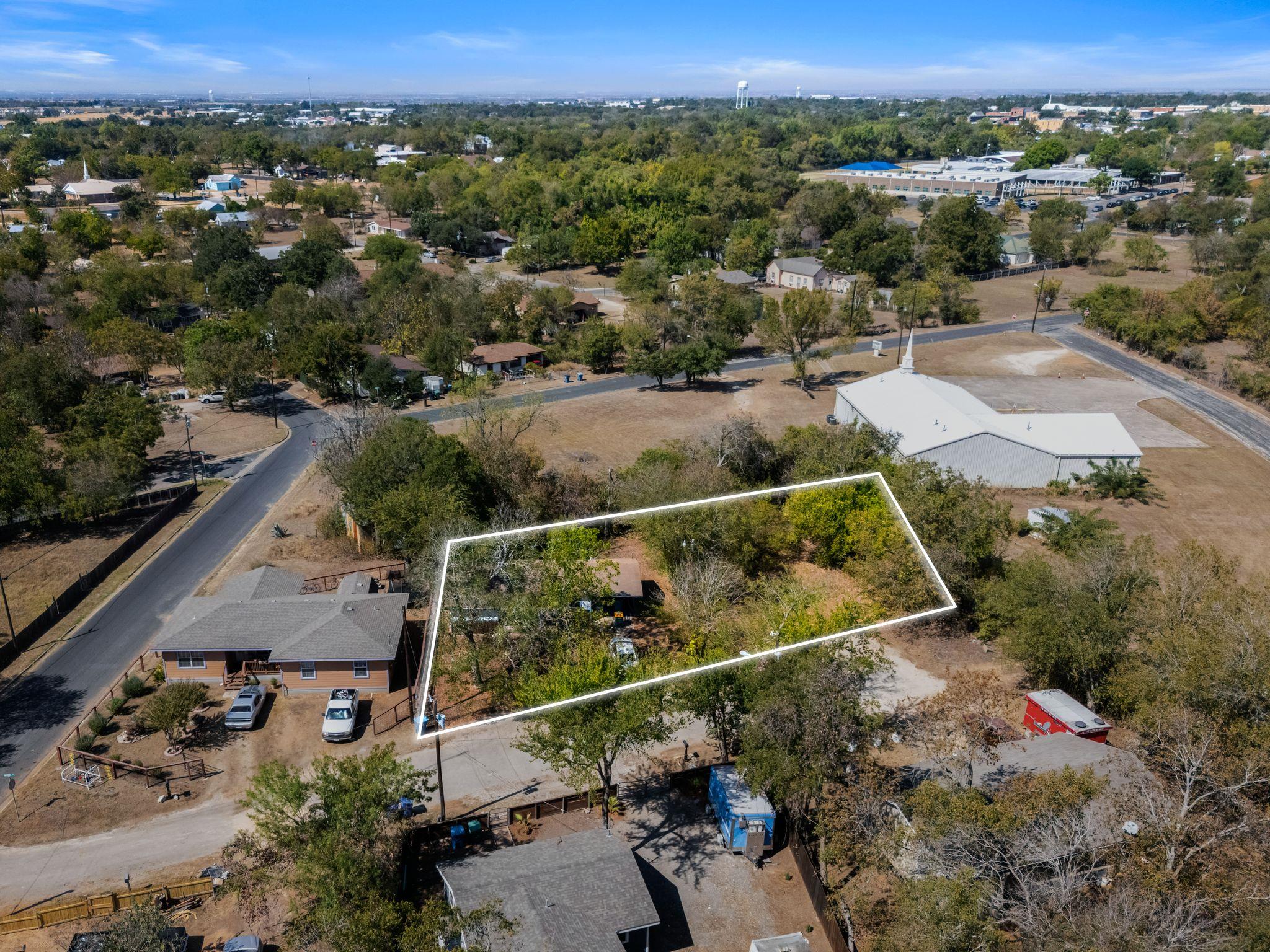 102 Masonic Dr Property Photo 5
