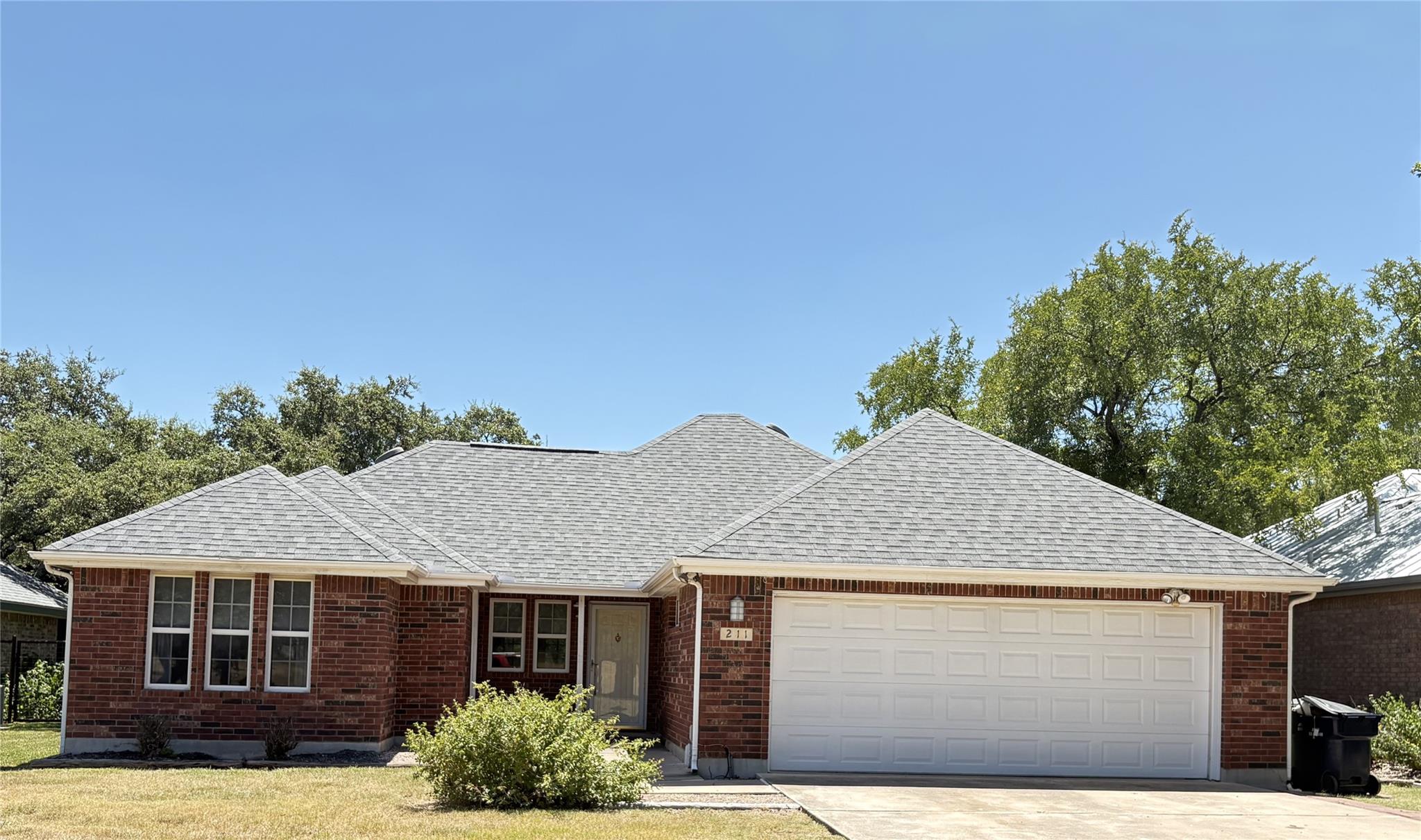 211 Fox Xing Property Photo 1