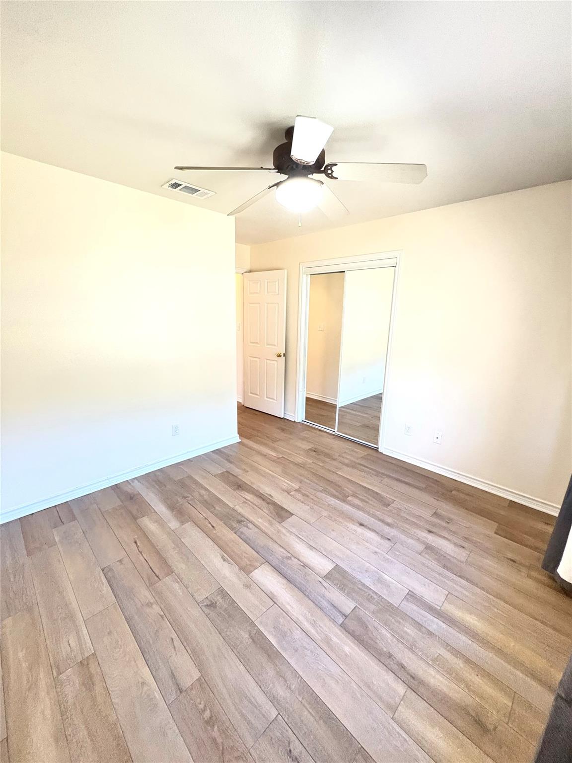 211 Fox Xing Property Photo 8
