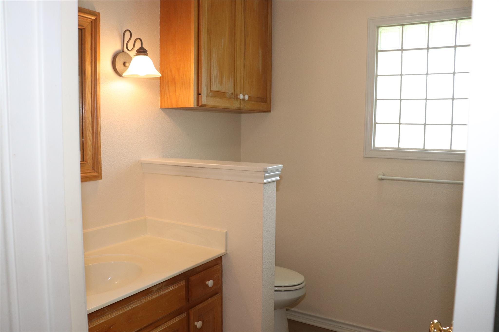211 Fox Xing Property Photo 11