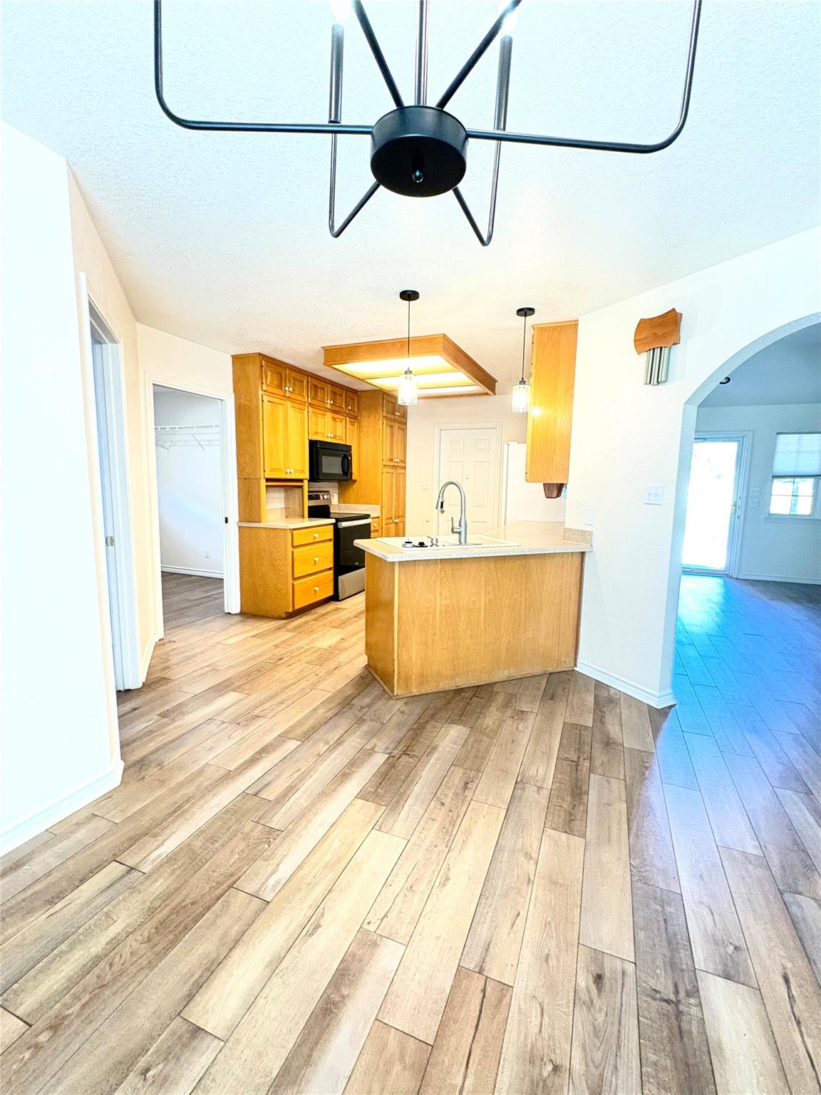 211 Fox Xing Property Photo 13