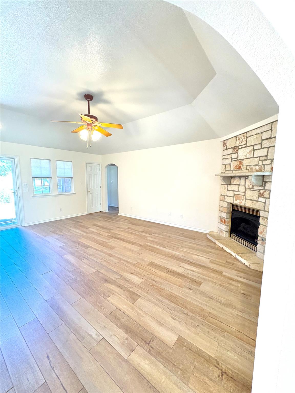 211 Fox Xing Property Photo 15