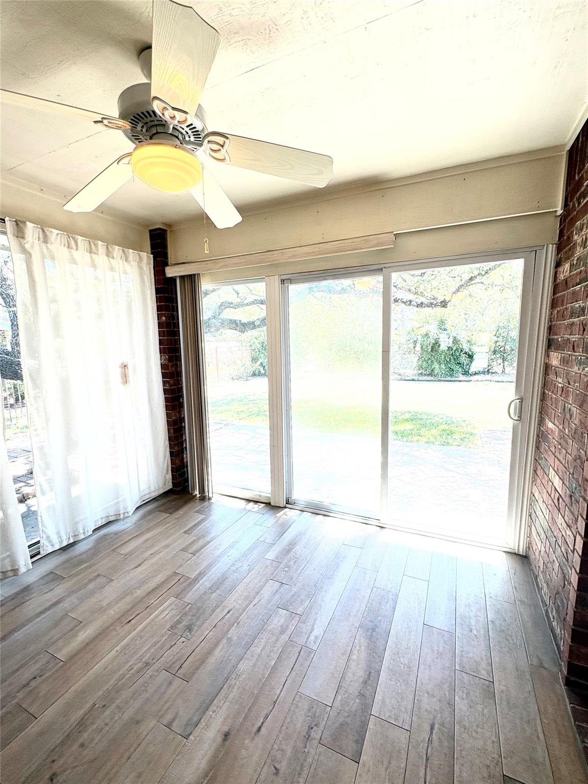 211 Fox Xing Property Photo 18