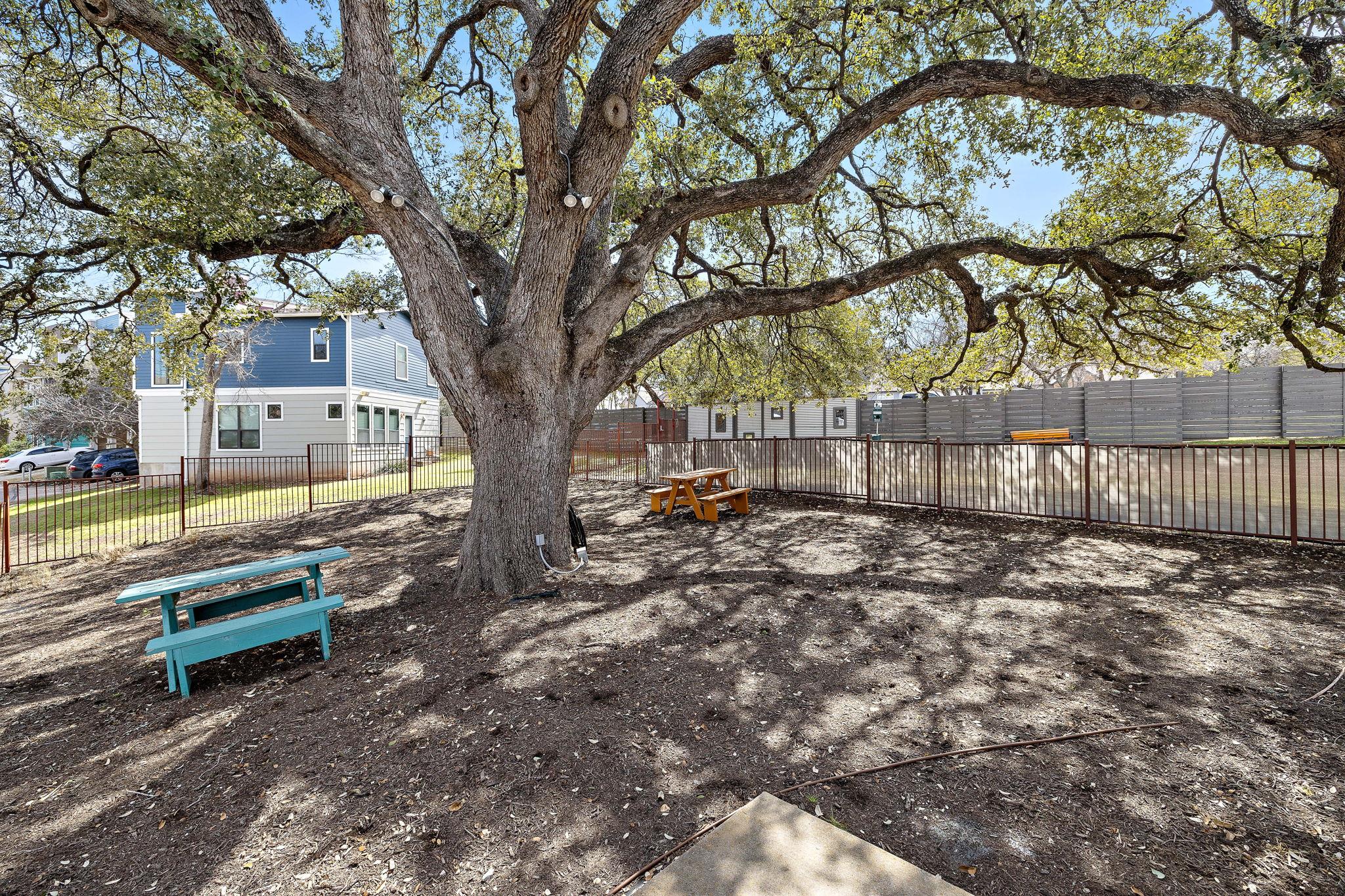 1913 Teagle Dr Property Photo 31