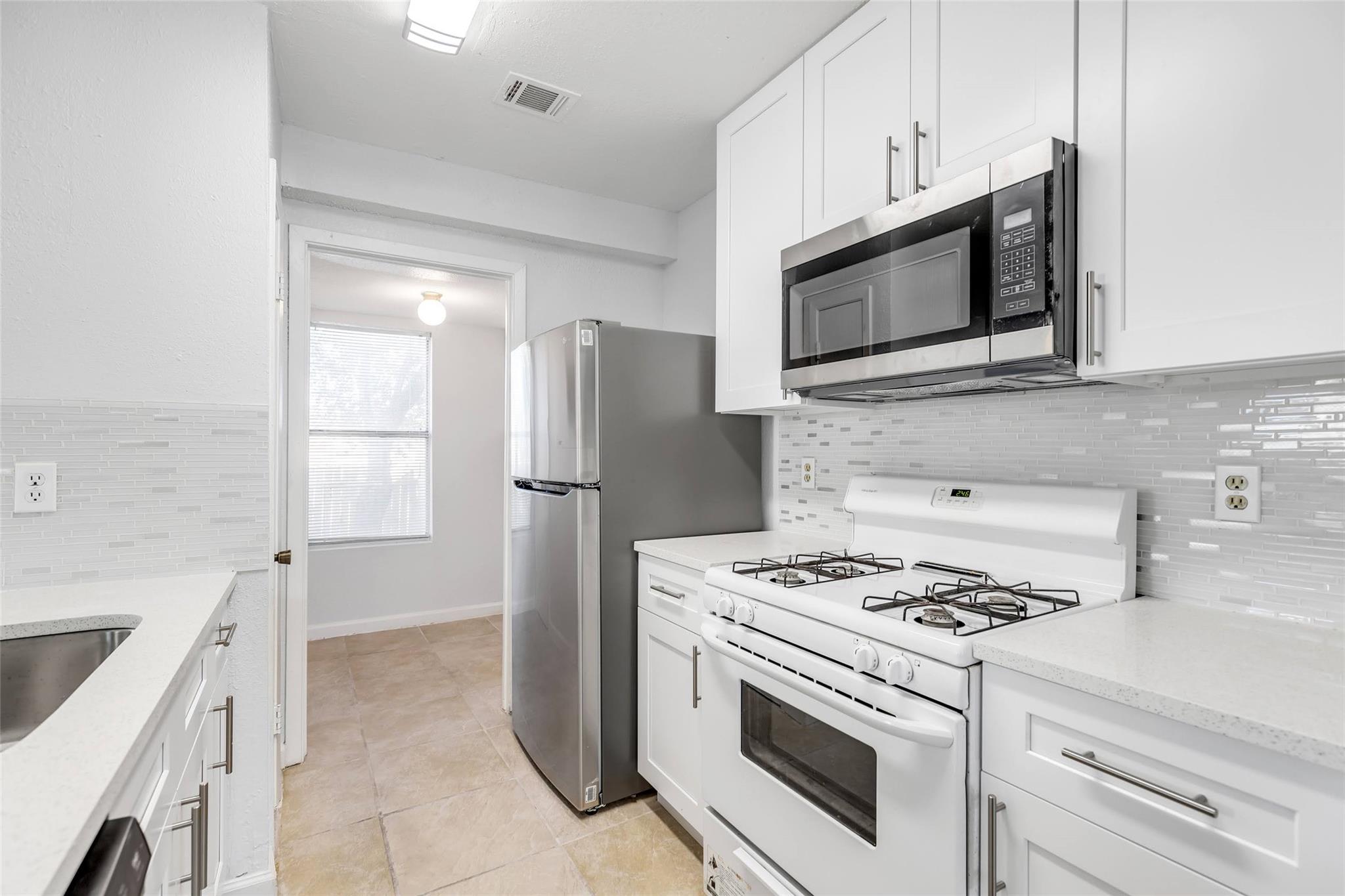9611 Bear Paw Trl #a Property Photo 6